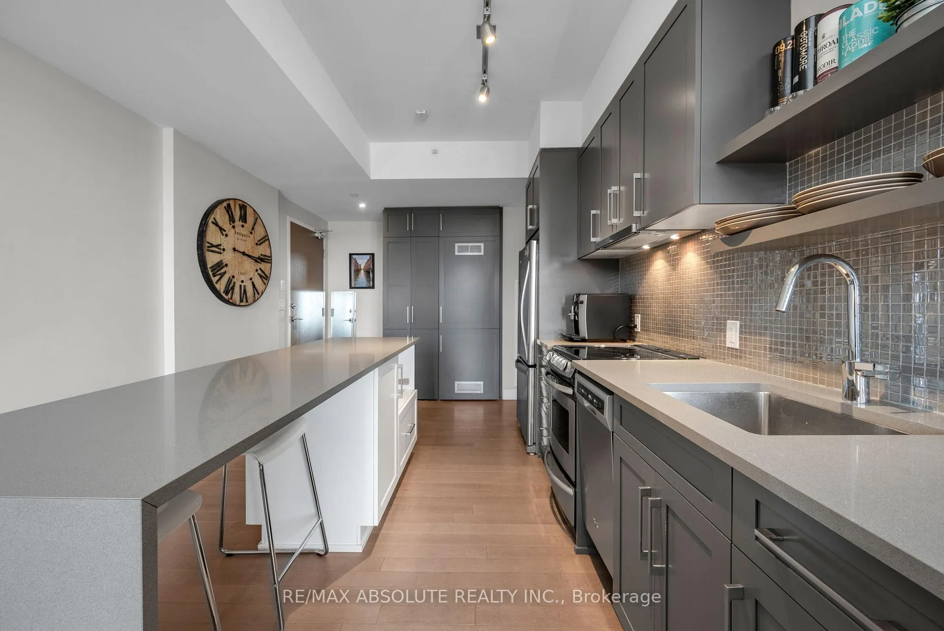Photo 15 of Unit 406, 10 Rosemount Avenue, Ottawa, Hintonburg — HOMEH