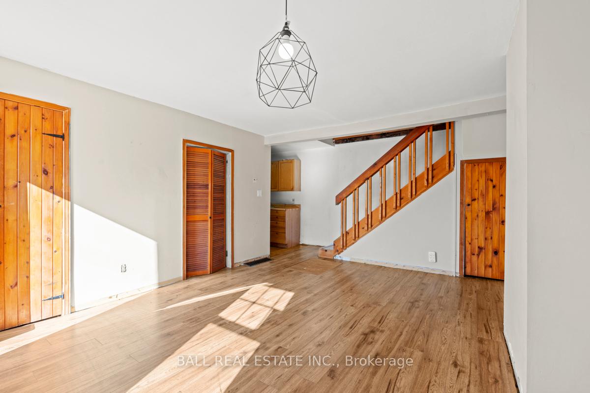 Photo 6 of 29 Hickson Avenue, Kingston, East of Sir John A. Blvd — HOMEH