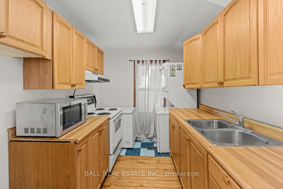 Photo 8 of 29 Hickson Avenue, Kingston, East of Sir John A. Blvd — HOMEH