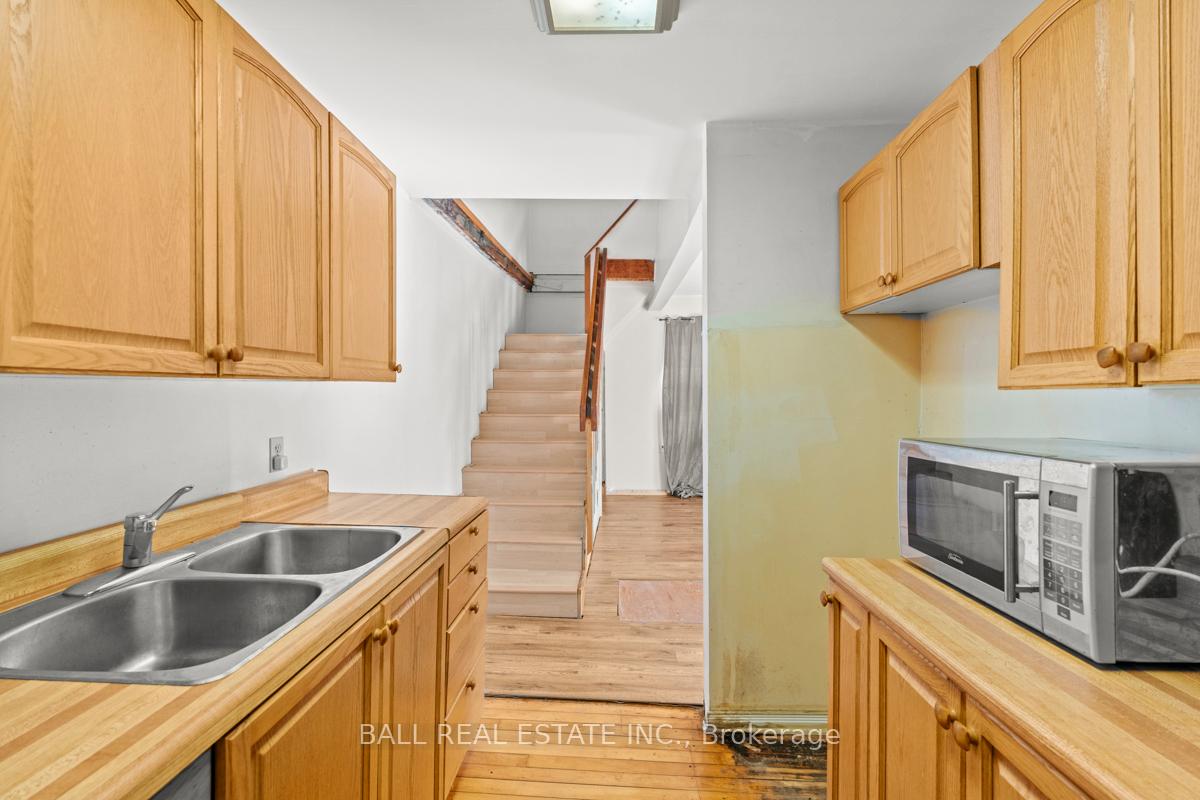 Photo 9 of 29 Hickson Avenue, Kingston, East of Sir John A. Blvd — HOMEH