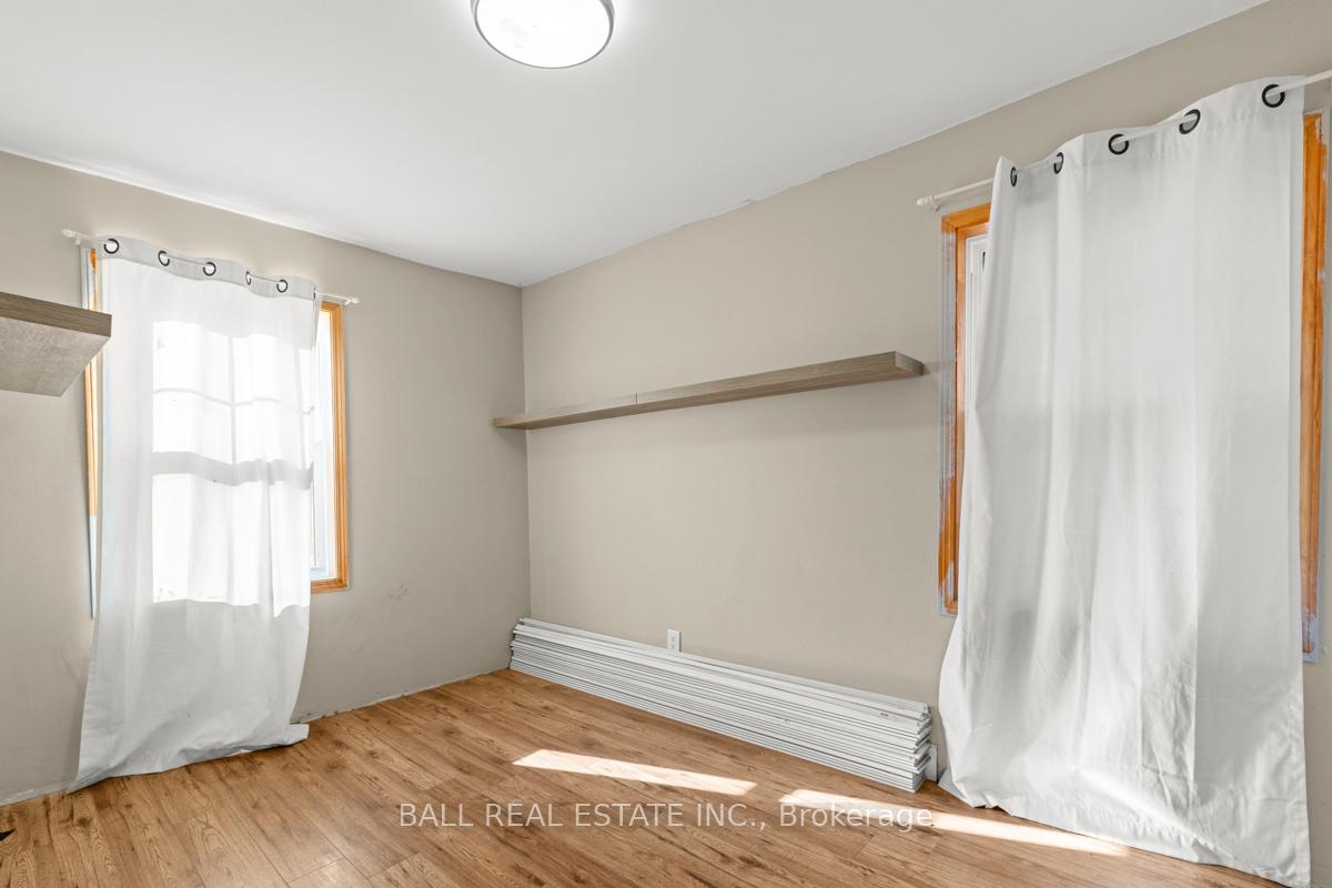 Photo 10 of 29 Hickson Avenue, Kingston, East of Sir John A. Blvd — HOMEH