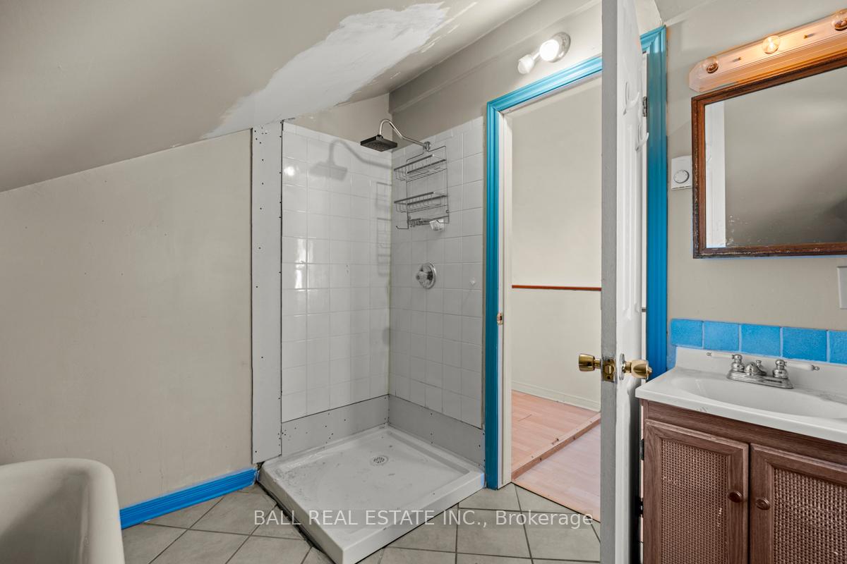 Photo 14 of 29 Hickson Avenue, Kingston, East of Sir John A. Blvd — HOMEH