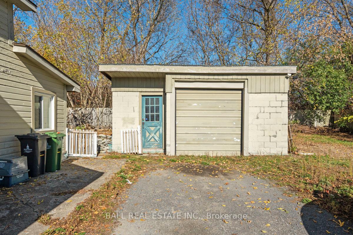 Photo 37 of 29 Hickson Avenue, Kingston, East of Sir John A. Blvd — HOMEH