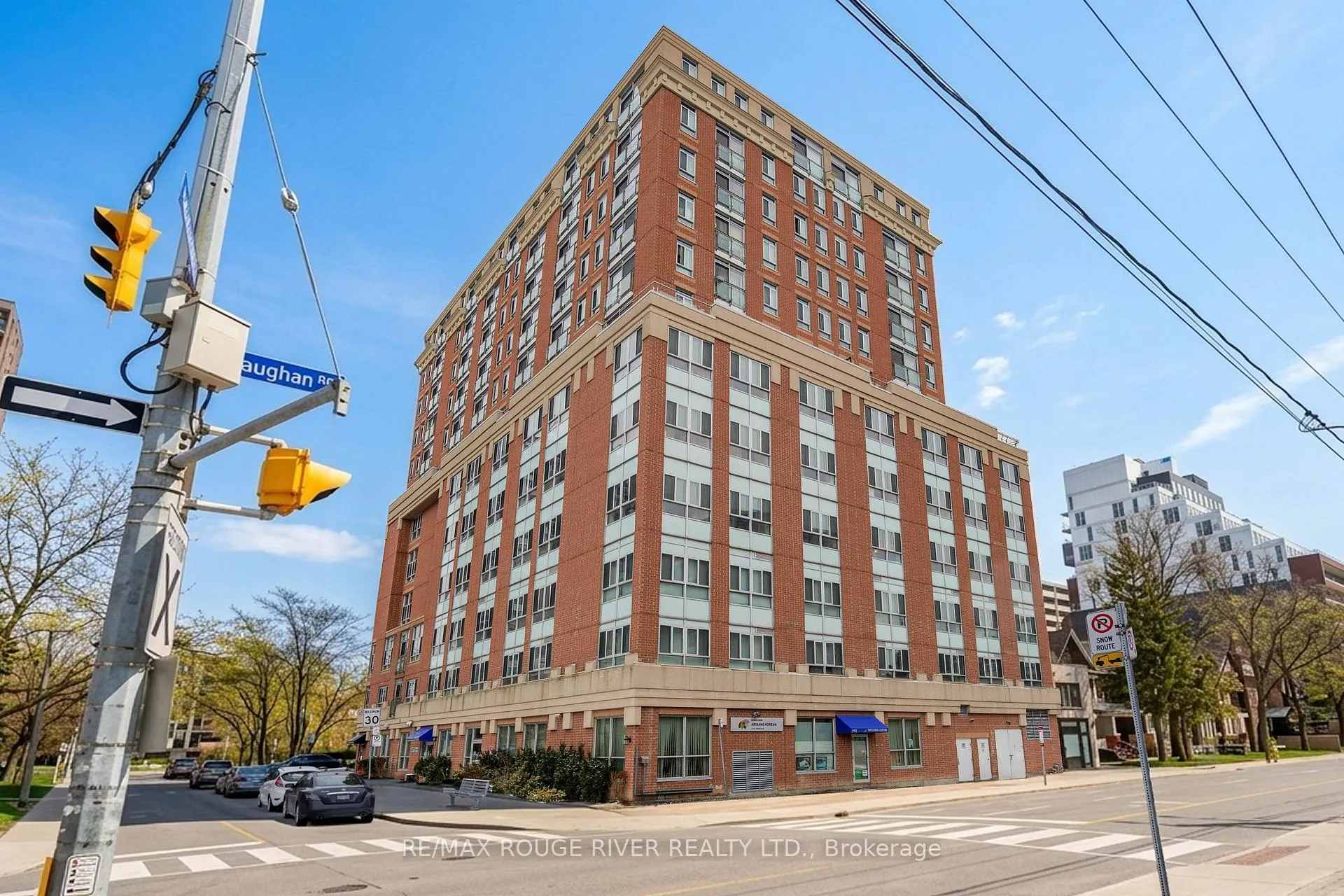 Front of Unit 307, 15 Maplewood Avenue
