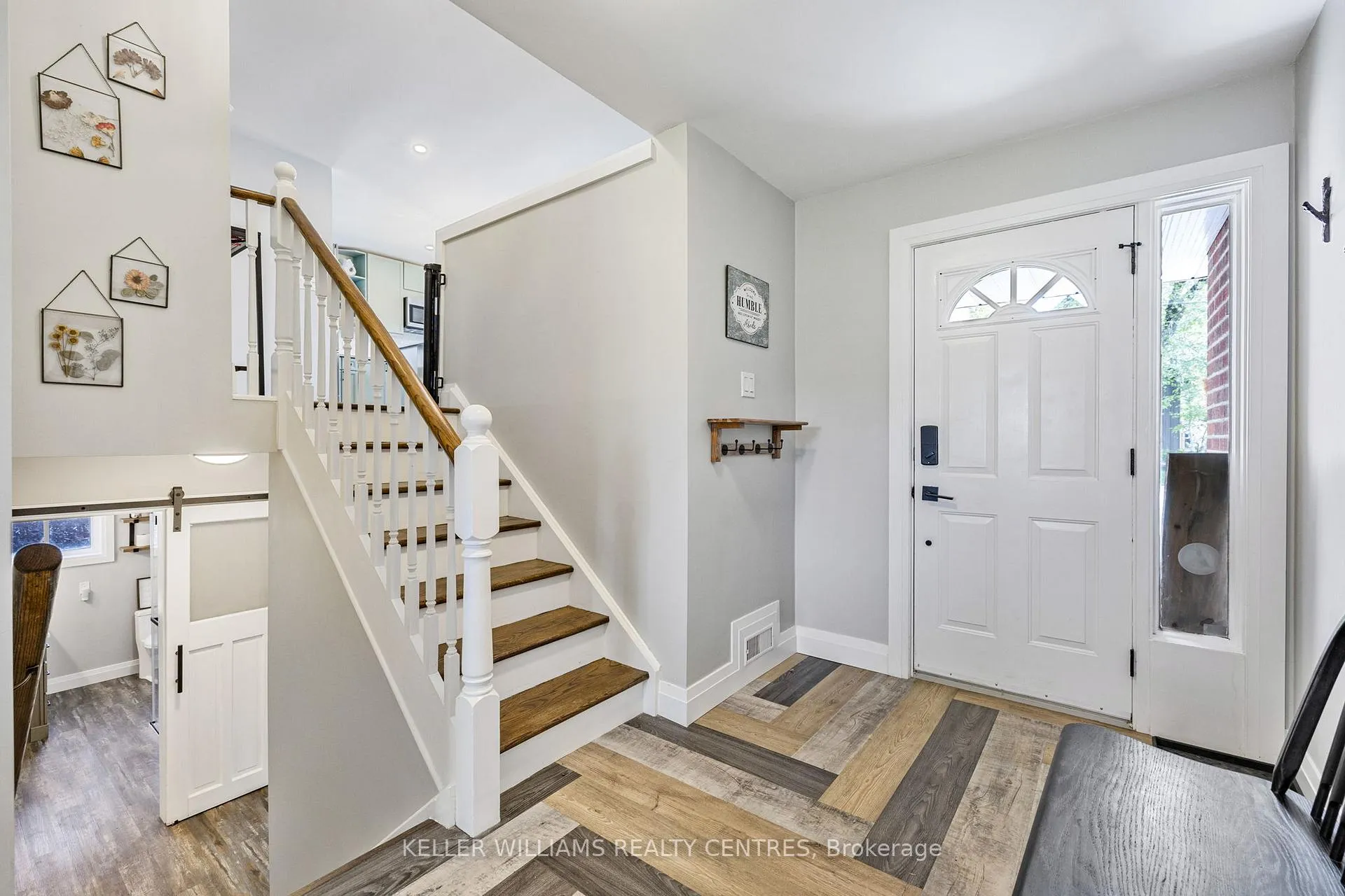 Photo 5 of 4 Selby Street, Innisfil, Cookstown — HOMEH