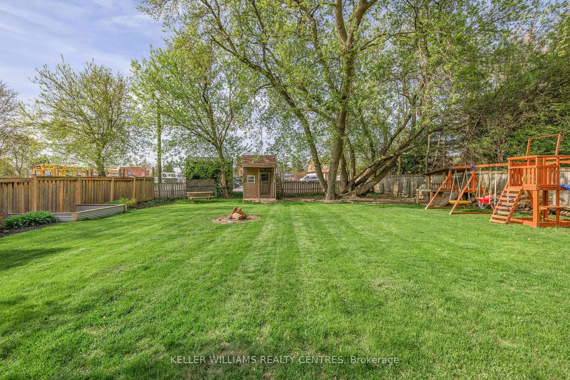 Photo 44 of 4 Selby Street, Innisfil, Cookstown — HOMEH