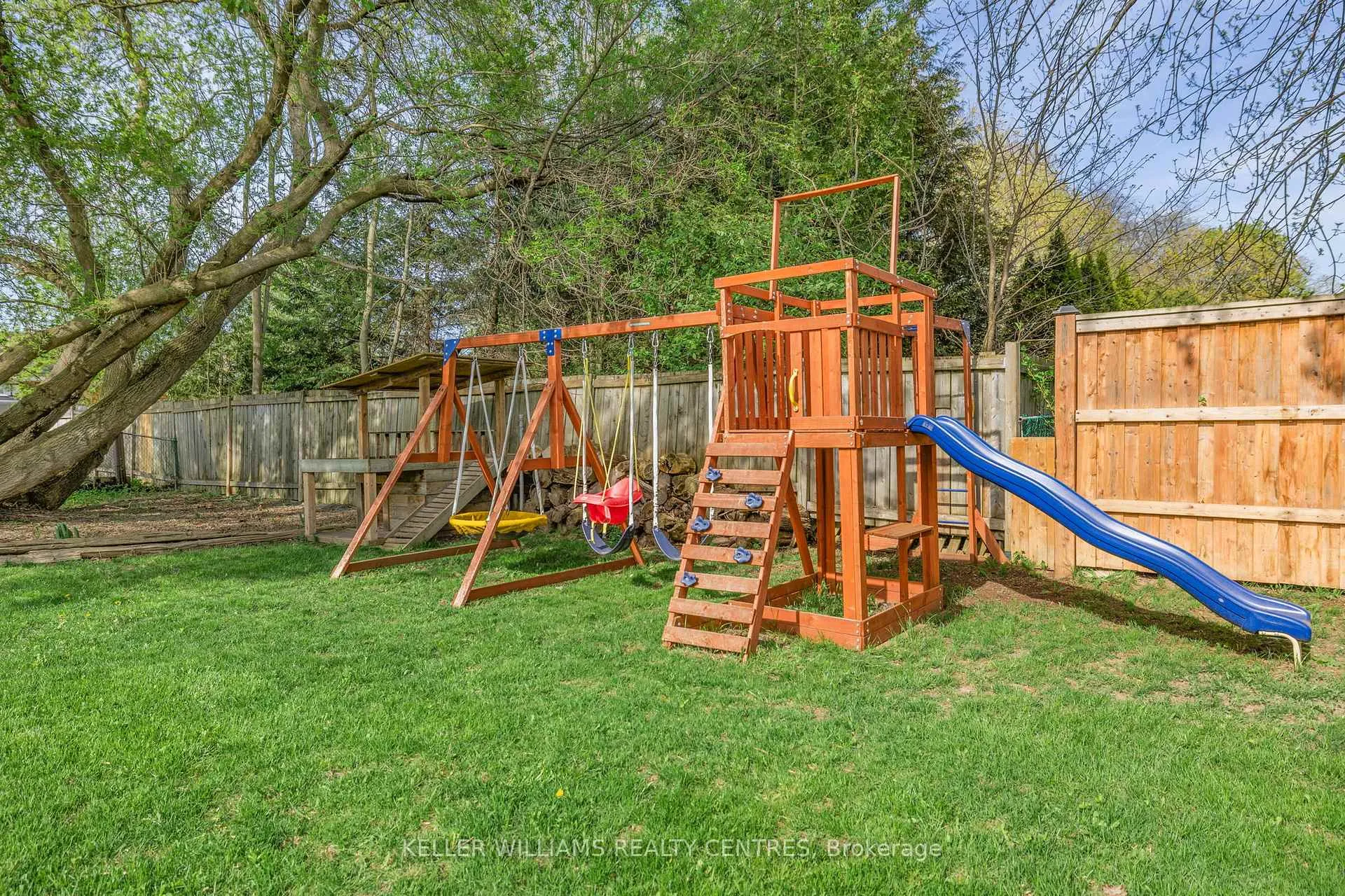 Photo 46 of 4 Selby Street, Innisfil, Cookstown — HOMEH