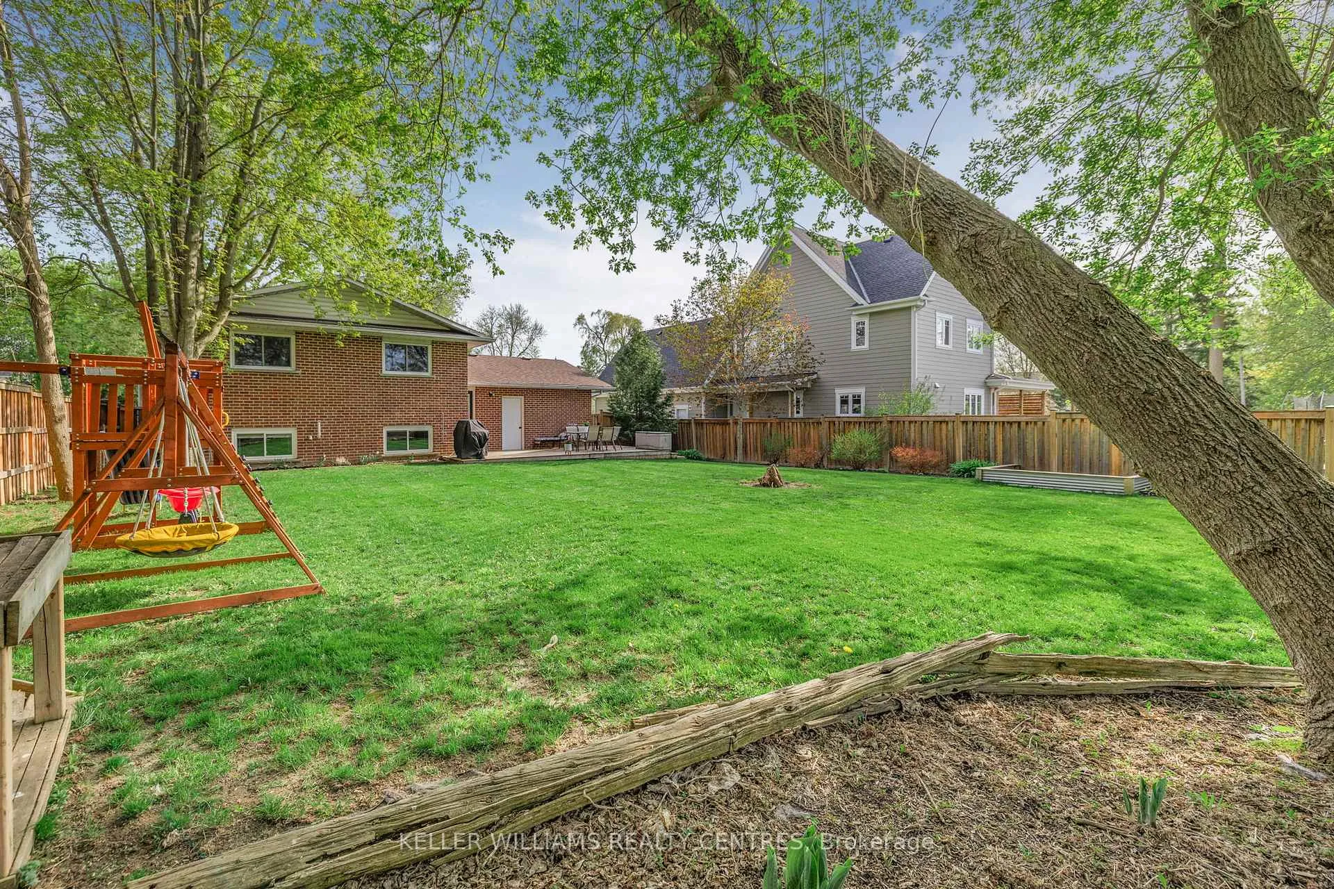 Photo 47 of 4 Selby Street, Innisfil, Cookstown — HOMEH