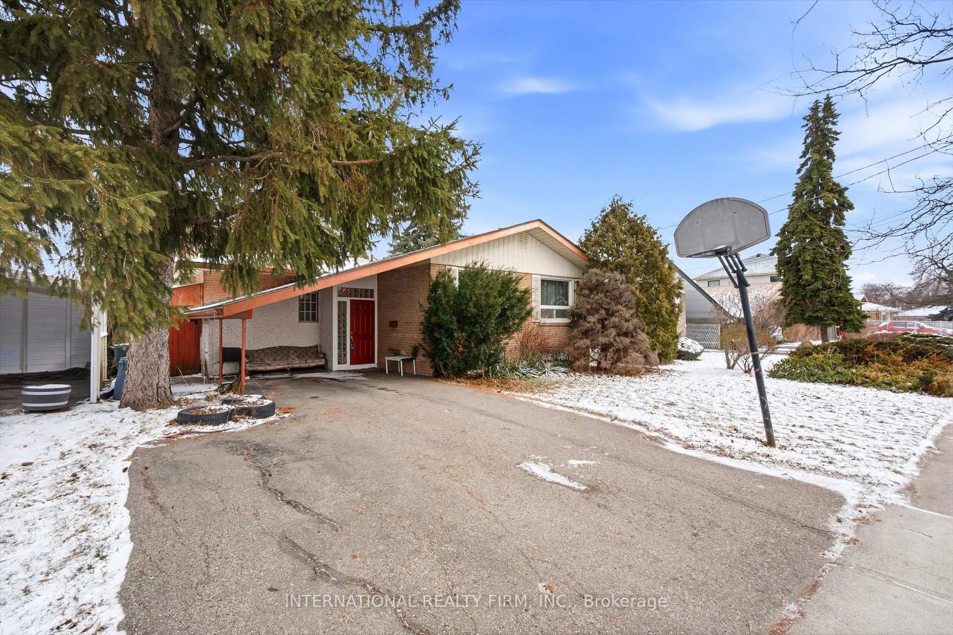 Front of 84 Hadrian Drive