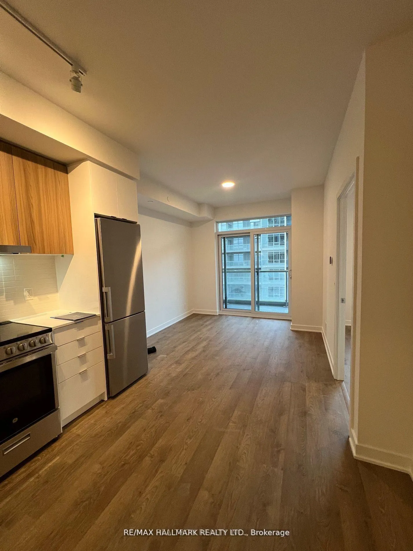 Photo 3 of Unit 2808, 30 Upper Mall Way, Vaughan, Brownridge — HOMEH