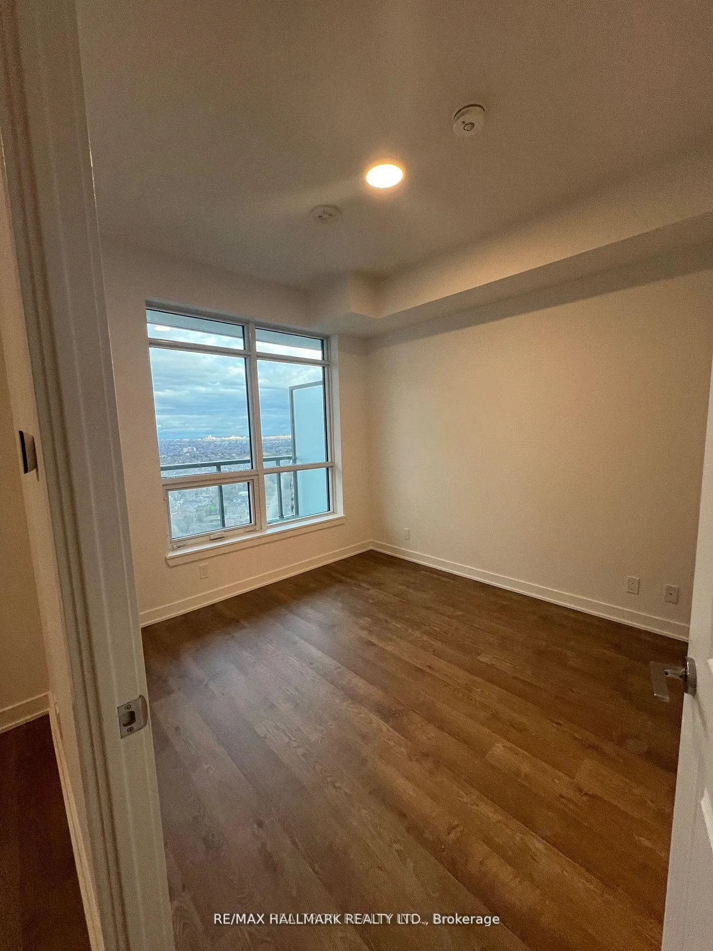Photo 4 of Unit 2808, 30 Upper Mall Way, Vaughan, Brownridge — HOMEH