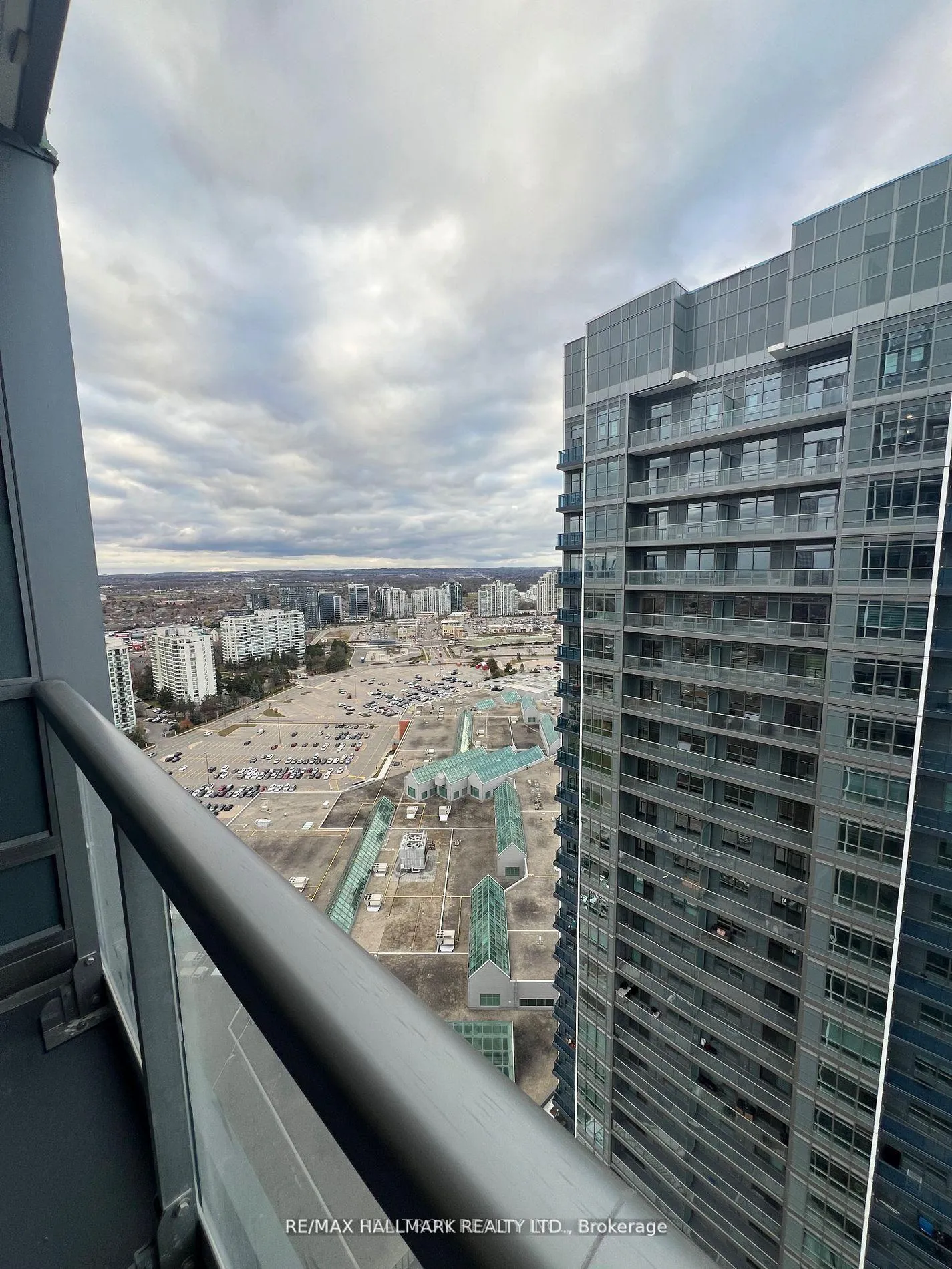 Photo 13 of Unit 2808, 30 Upper Mall Way, Vaughan, Brownridge — HOMEH
