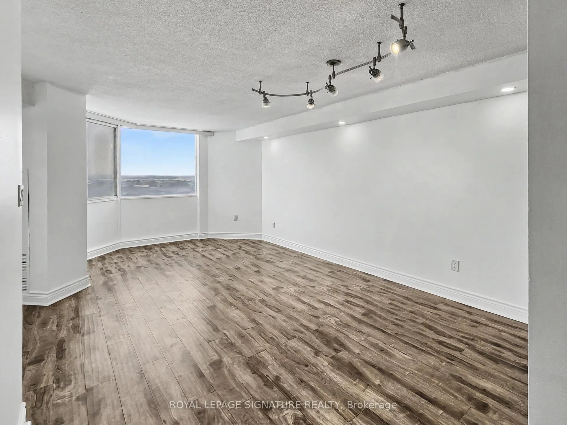 Photo 5 of Unit 1510, 236 Albion Road, Etobicoke, Elms-Old Rexdale — HOMEH