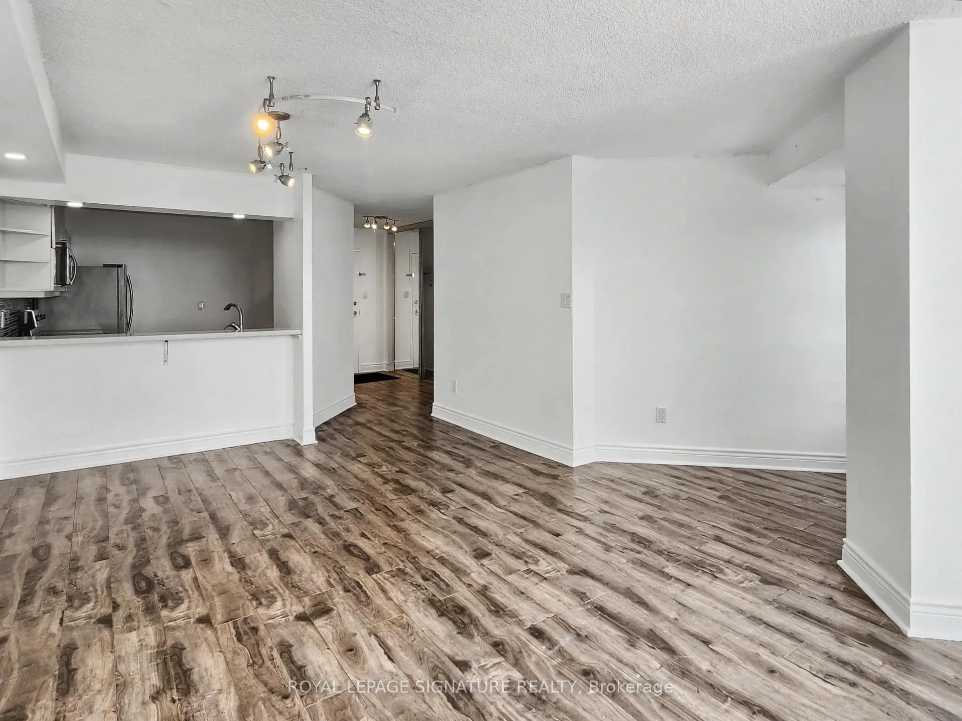 Photo 6 of Unit 1510, 236 Albion Road, Etobicoke, Elms-Old Rexdale — HOMEH