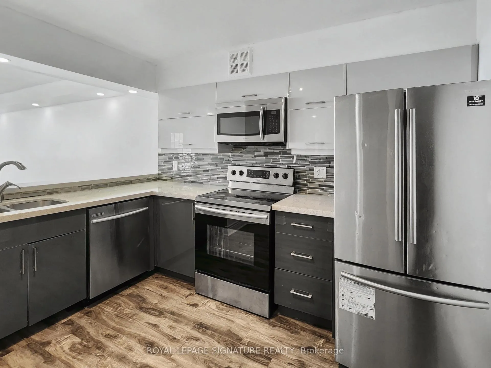 Photo 8 of Unit 1510, 236 Albion Road, Etobicoke, Elms-Old Rexdale — HOMEH