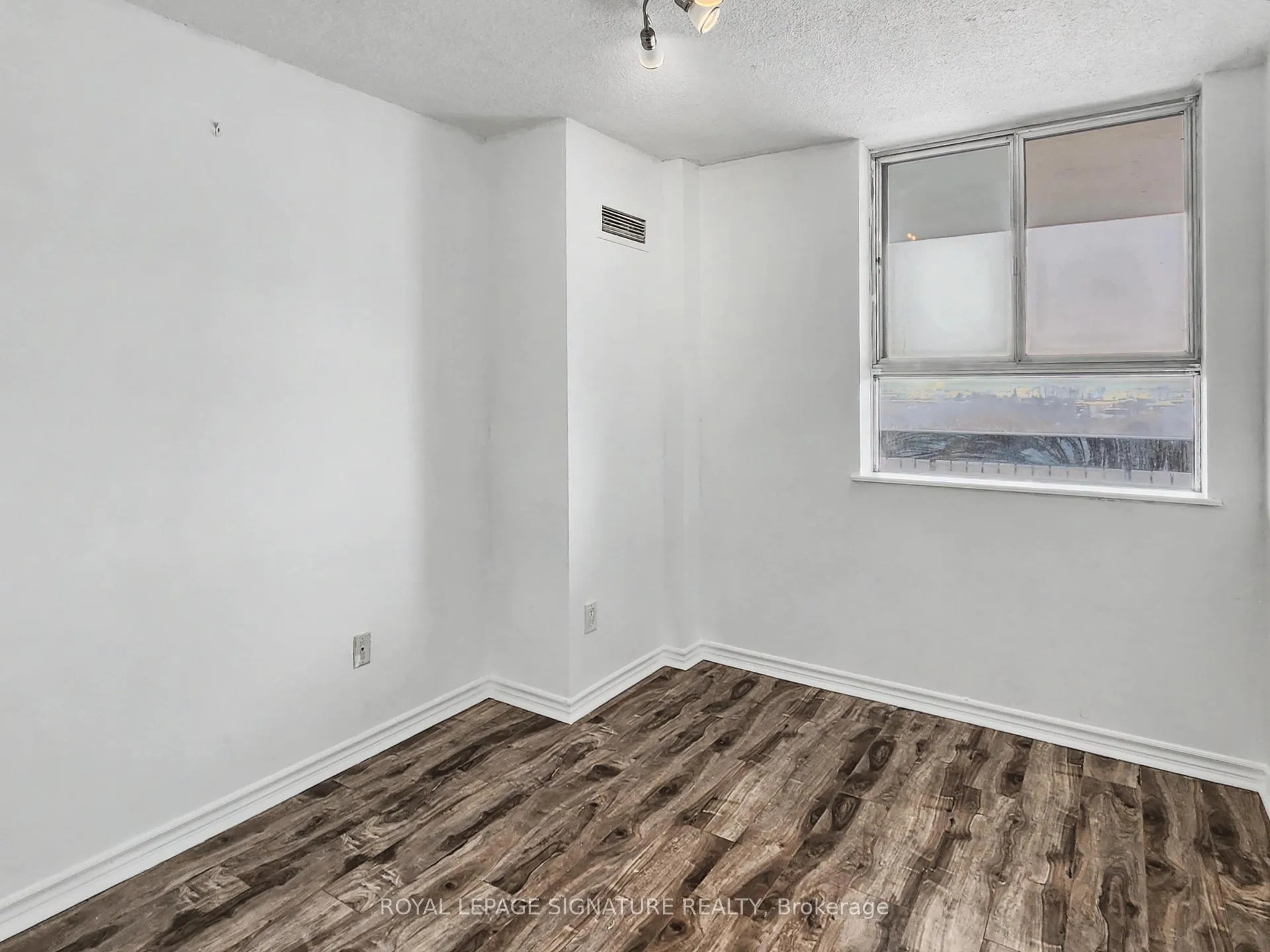 Photo 13 of Unit 1510, 236 Albion Road, Etobicoke, Elms-Old Rexdale — HOMEH