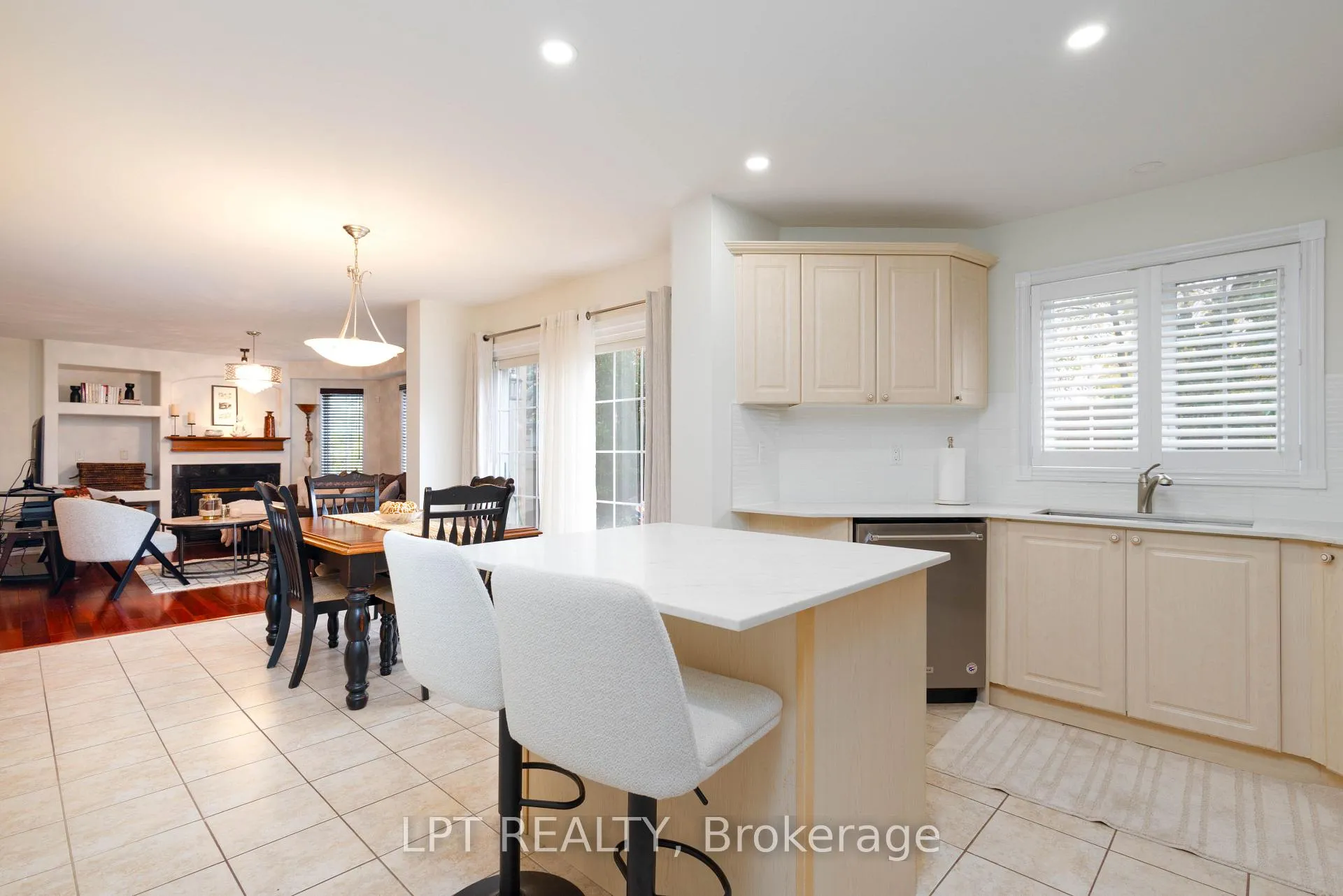 Photo 16 of 32 Fireside Drive, Brampton, Fletcher's Meadow — HOMEH