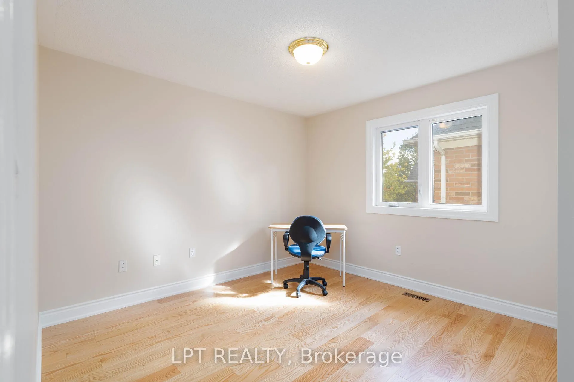 Photo 26 of 32 Fireside Drive, Brampton, Fletcher's Meadow — HOMEH