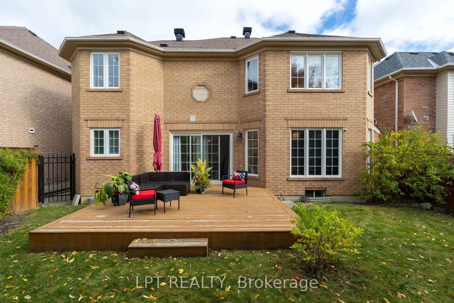 Photo 36 of 32 Fireside Drive, Brampton, Fletcher's Meadow — HOMEH