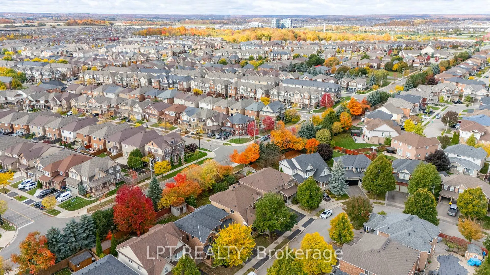 Photo 42 of 32 Fireside Drive, Brampton, Fletcher's Meadow — HOMEH