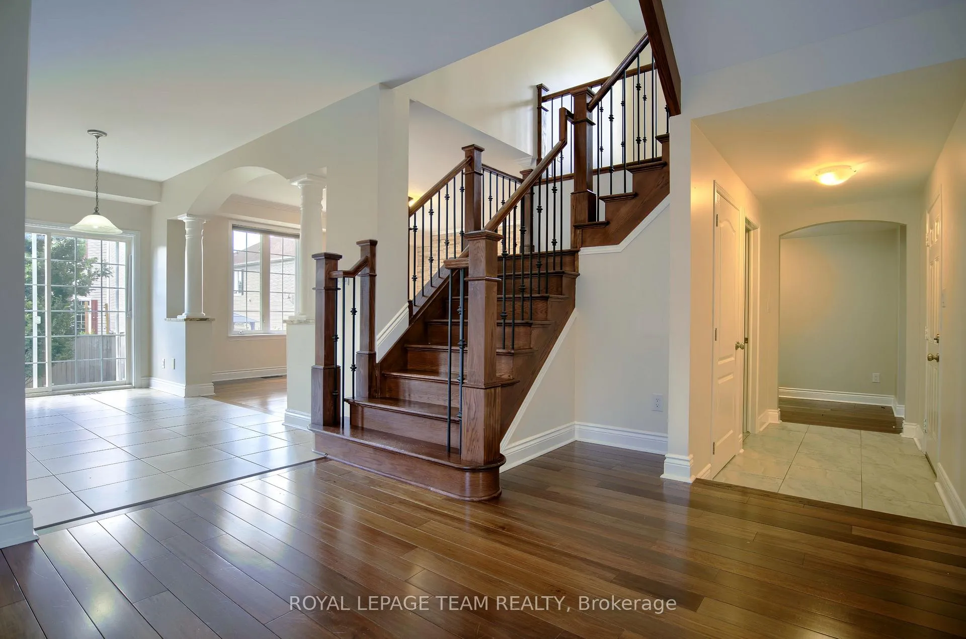 Photo 6 of 184 Cheyenne Way, Ottawa, Barrhaven - Stonebridge — HOMEH