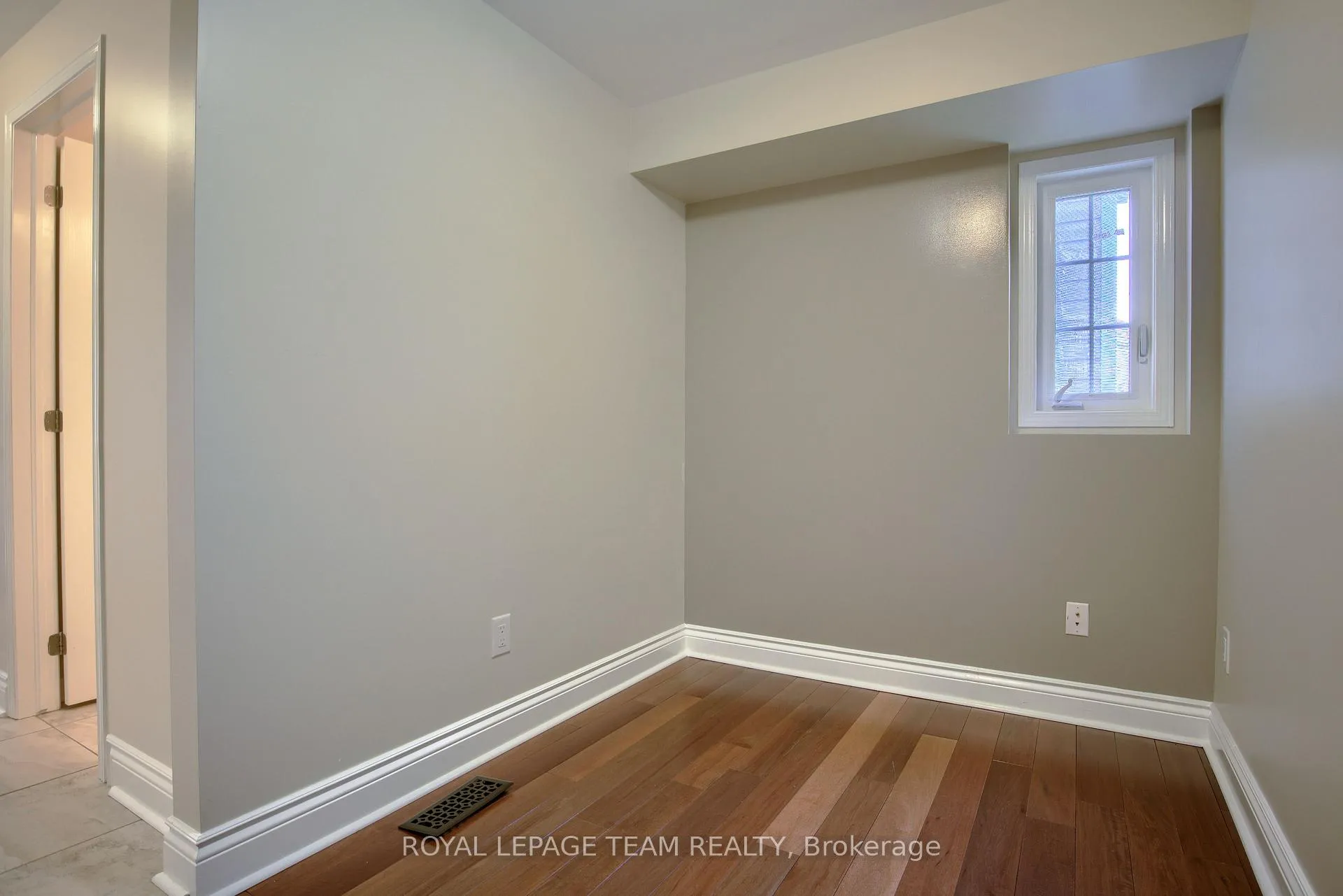Photo 8 of 184 Cheyenne Way, Ottawa, Barrhaven - Stonebridge — HOMEH