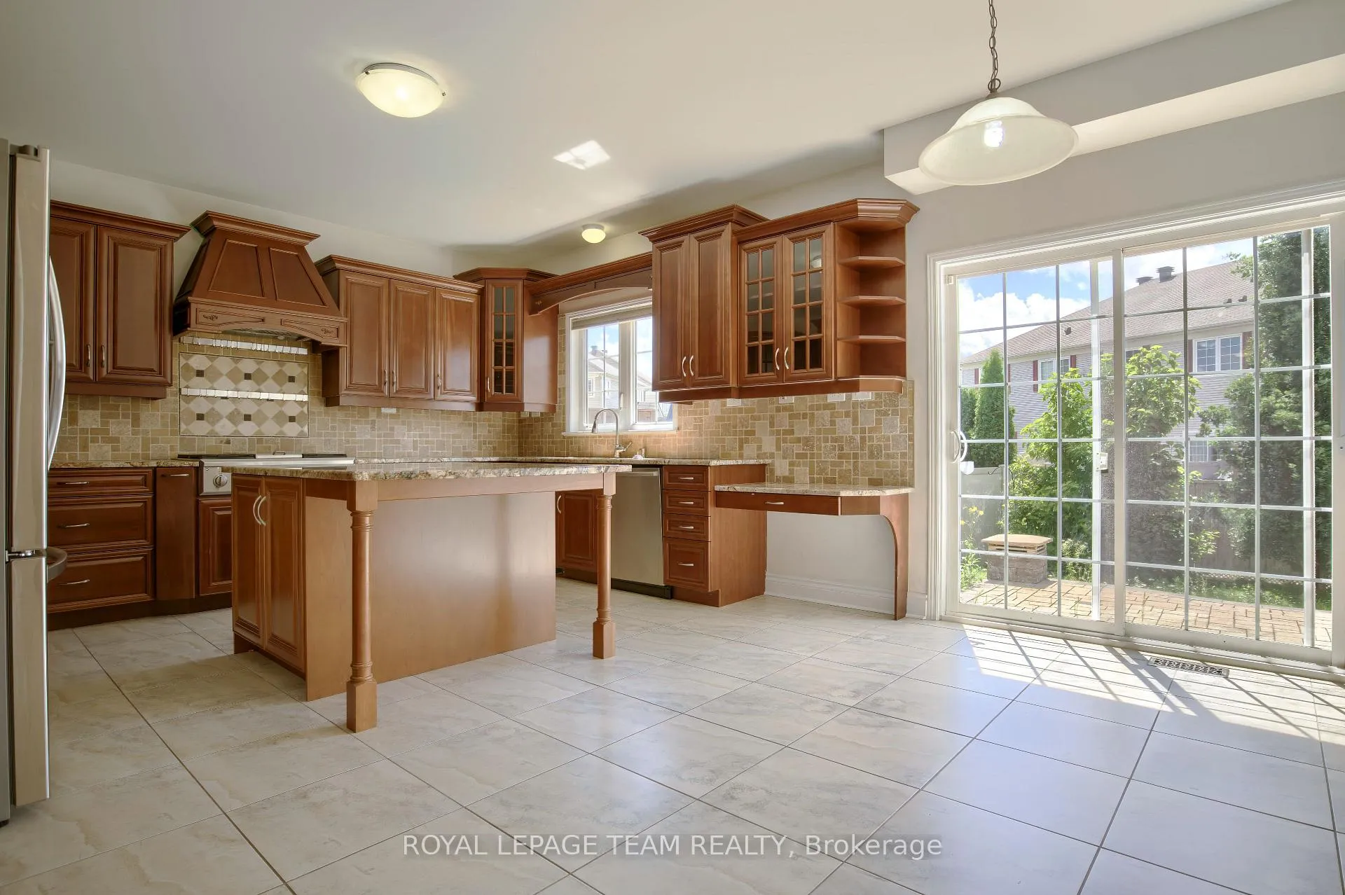 Photo 9 of 184 Cheyenne Way, Ottawa, Barrhaven - Stonebridge — HOMEH