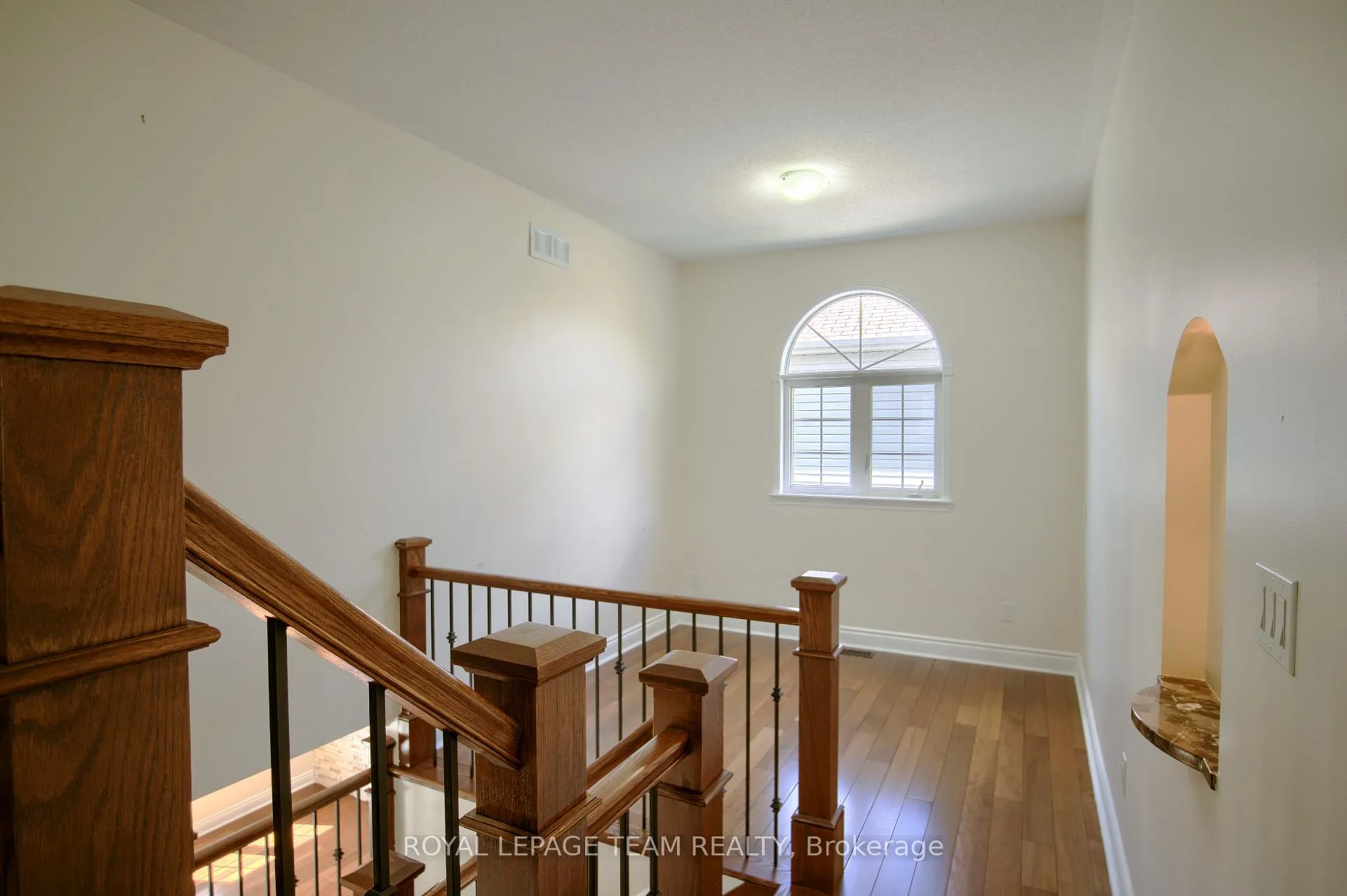 Photo 12 of 184 Cheyenne Way, Ottawa, Barrhaven - Stonebridge — HOMEH