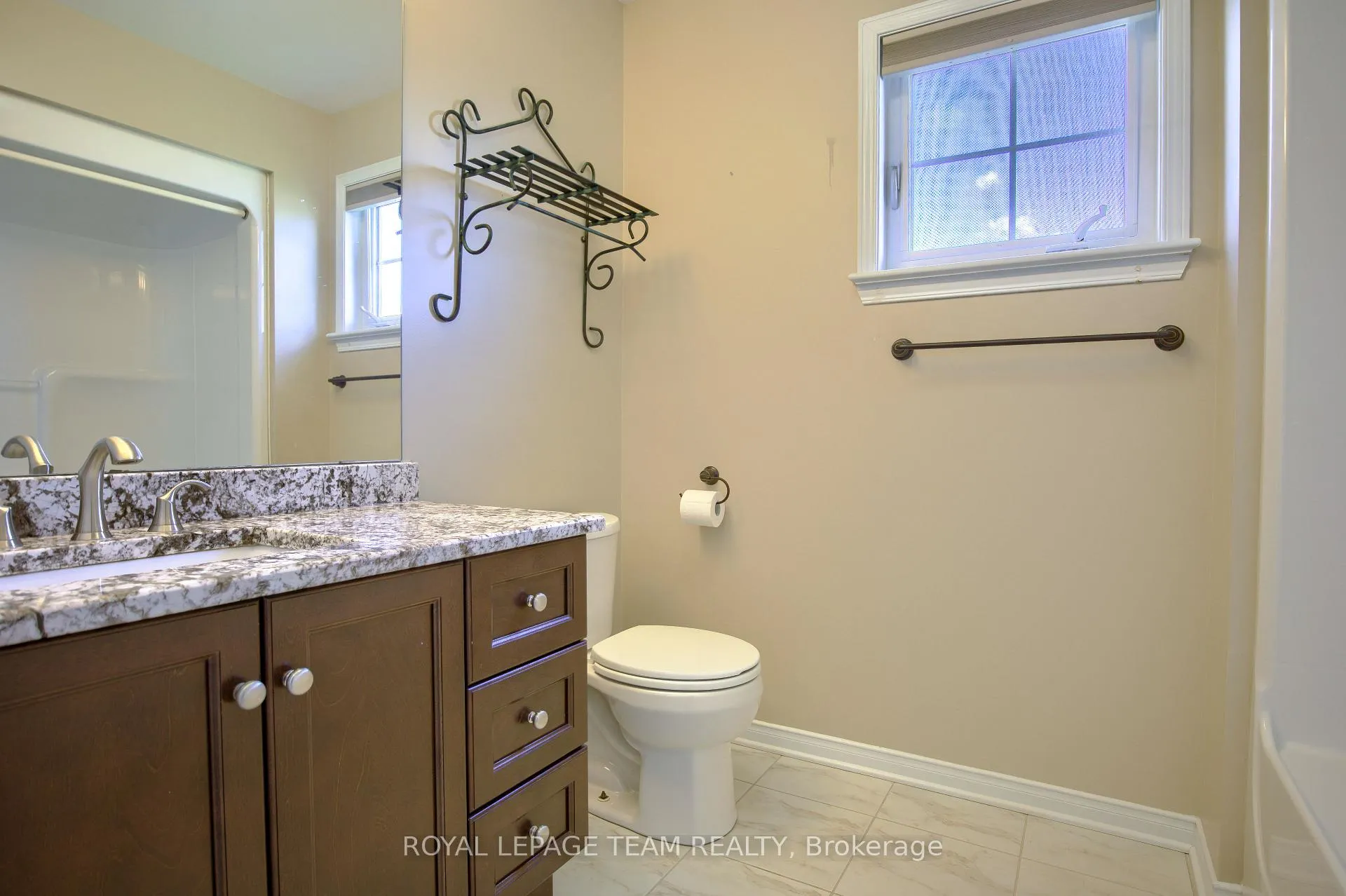 Photo 18 of 184 Cheyenne Way, Ottawa, Barrhaven - Stonebridge — HOMEH