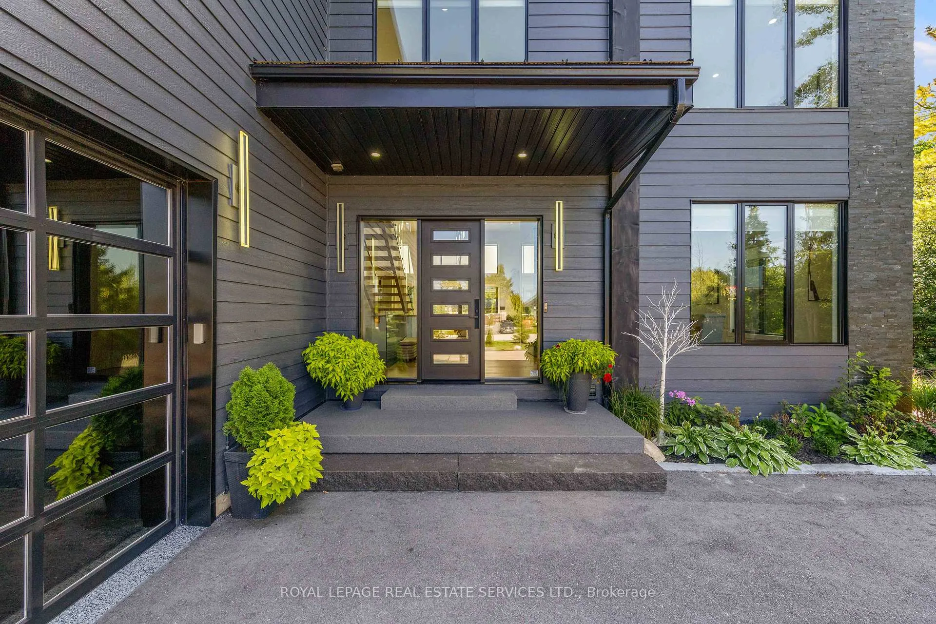 Photo 3 of 118 Barton Boulevard, Blue Mountains — HOMEH