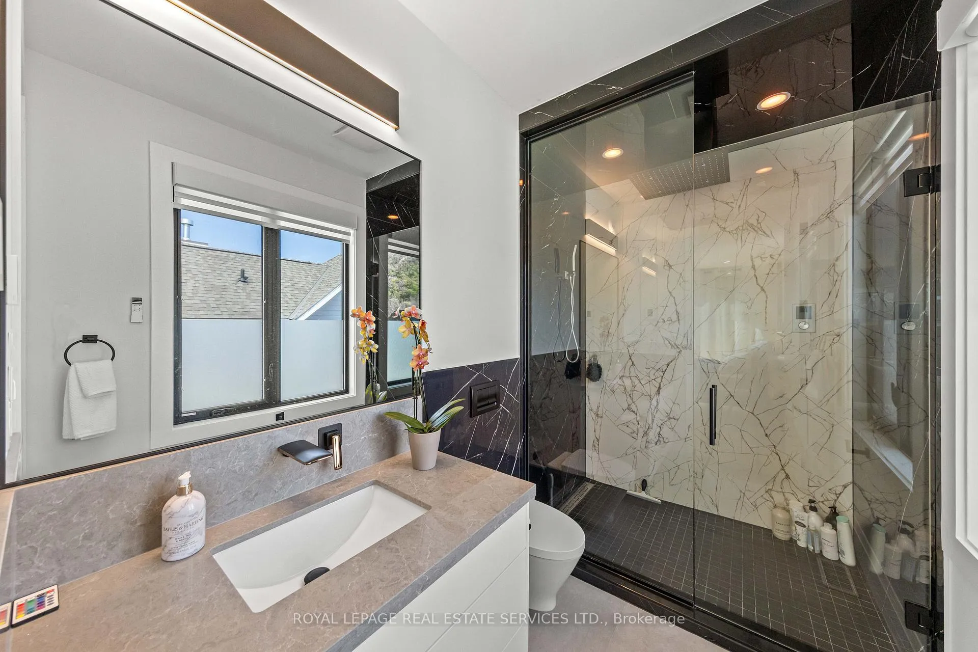 Photo 23 of 118 Barton Boulevard, Blue Mountains — HOMEH