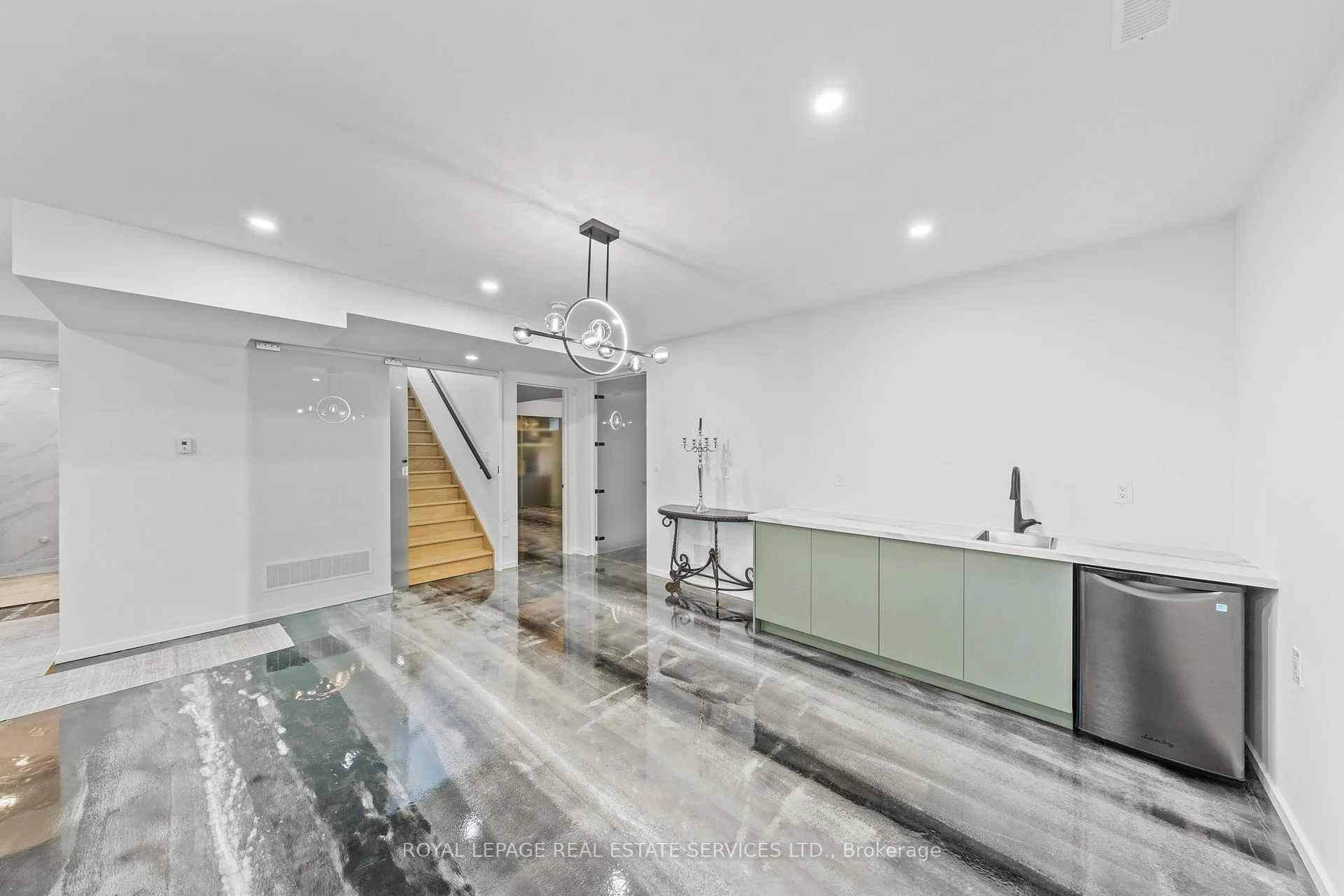 Photo 34 of 118 Barton Boulevard, Blue Mountains — HOMEH