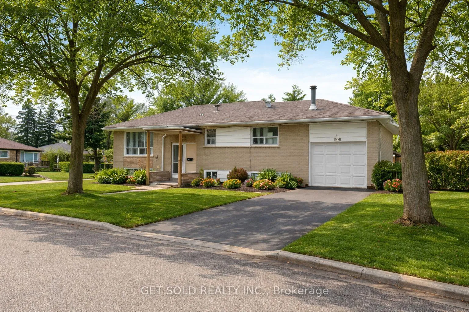 Photo 1 of 44 Dashwood Crescent, Etobicoke, Thistletown-Beaumonde Heights — HOMEH