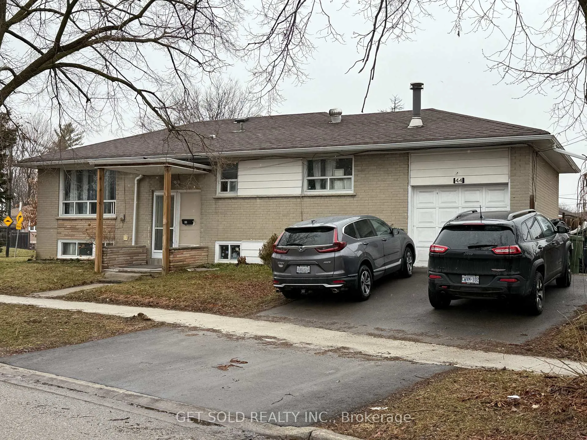 Photo 2 of 44 Dashwood Crescent, Etobicoke, Thistletown-Beaumonde Heights — HOMEH