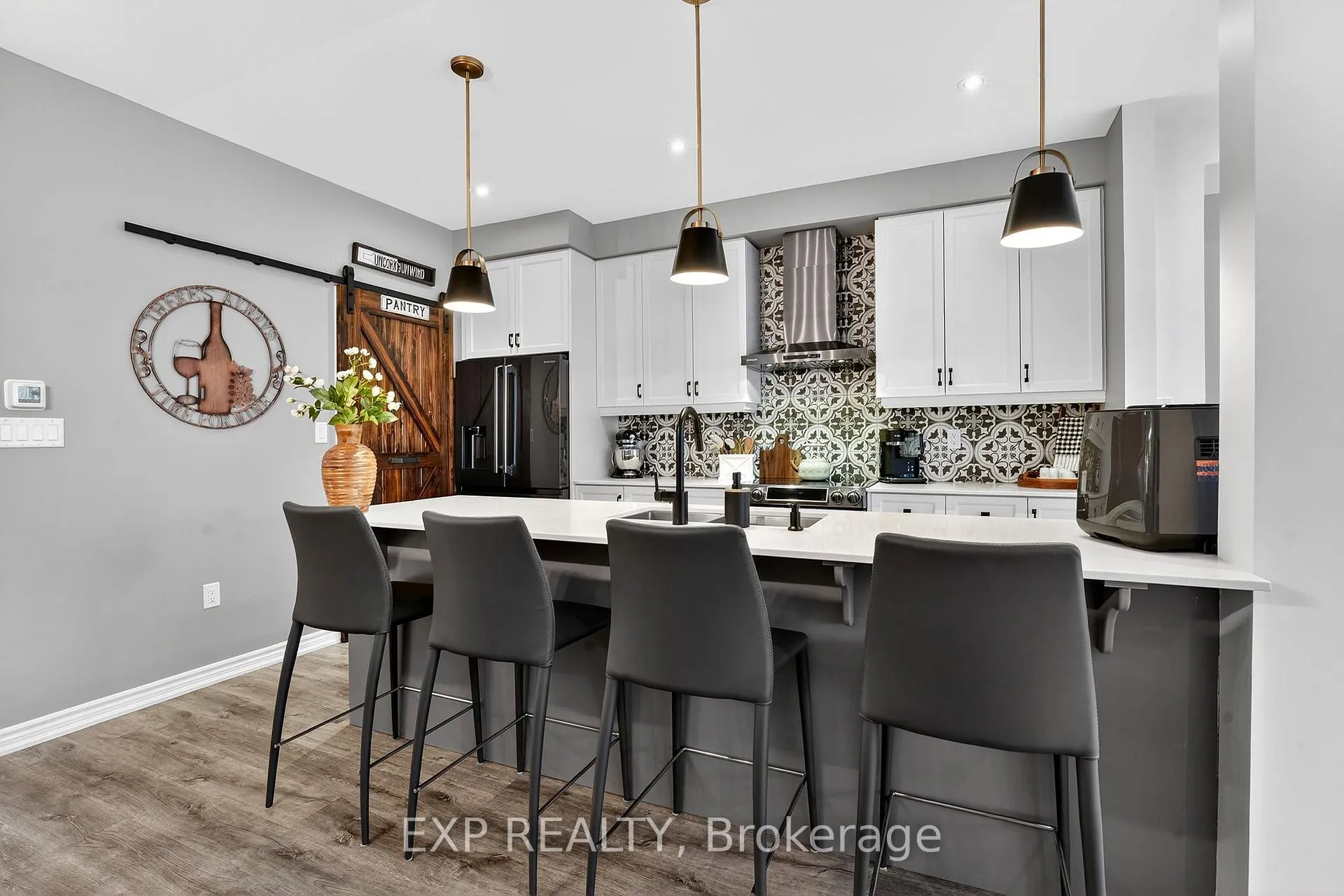 Photo 6 of 4037 Crown Street, Lincoln, Beamsville — HOMEH