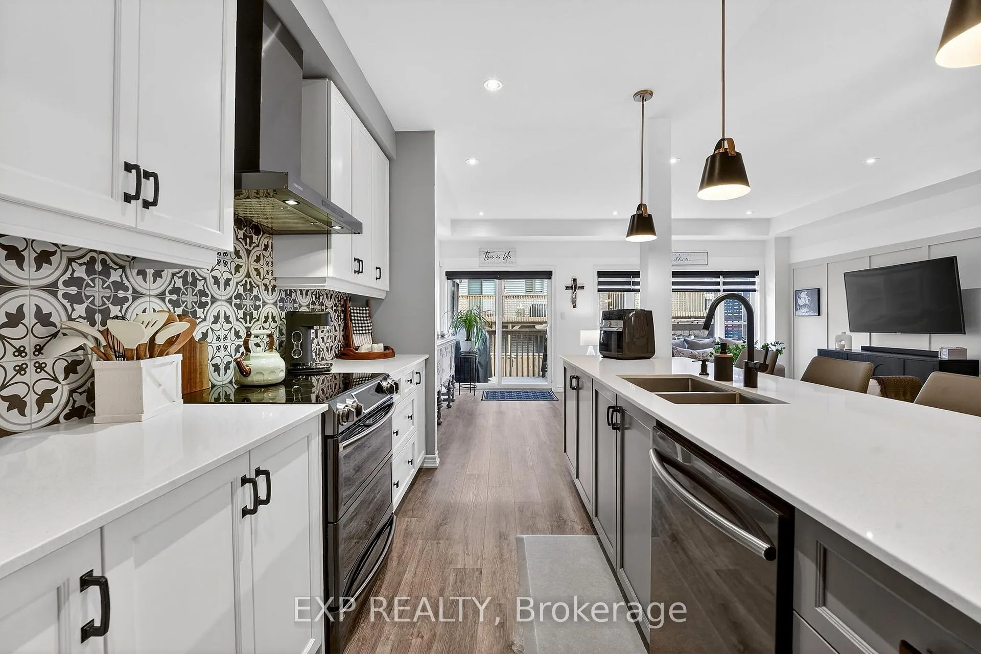 Photo 9 of 4037 Crown Street, Lincoln, Beamsville — HOMEH