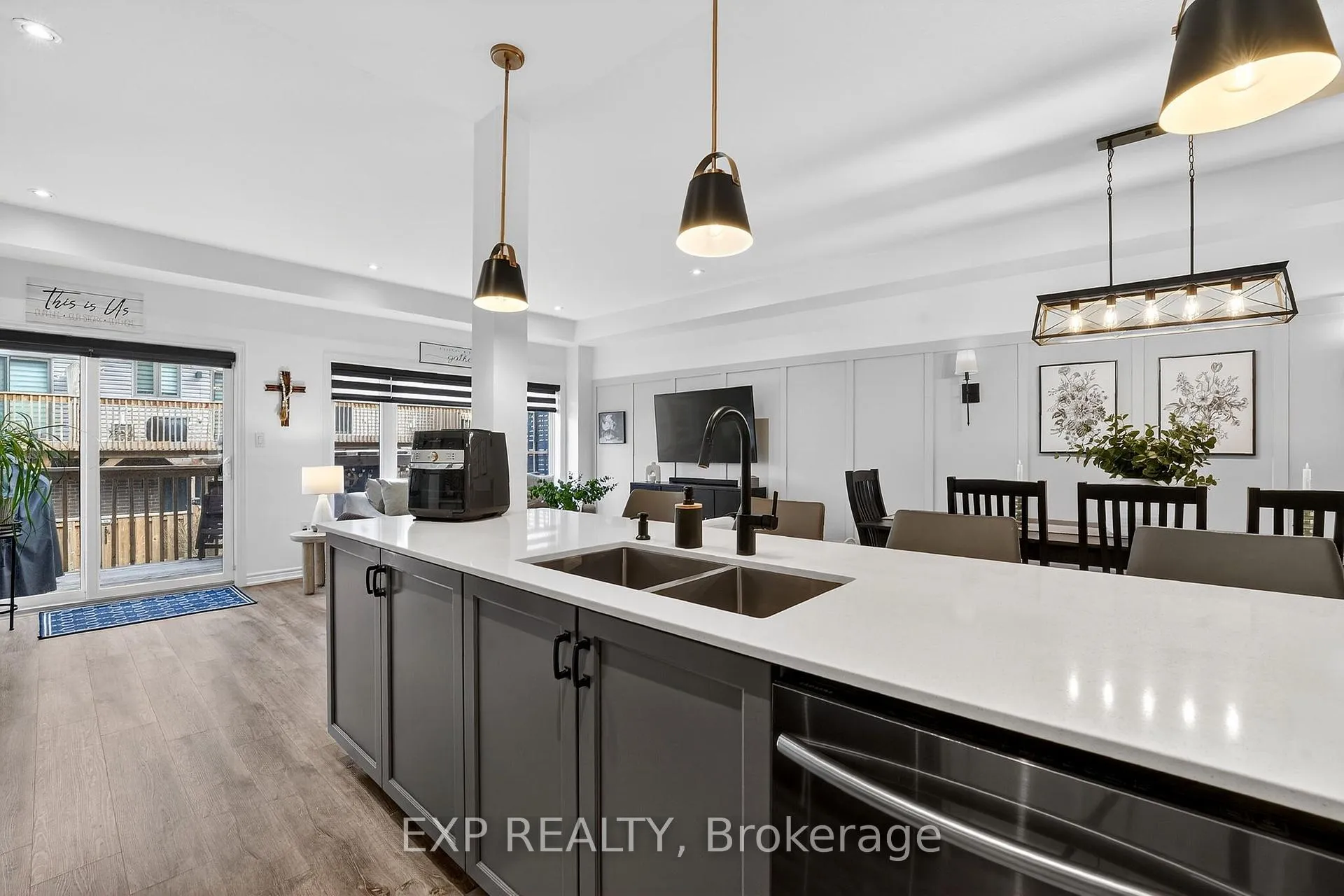 Photo 32 of 4037 Crown Street, Lincoln, Beamsville — HOMEH