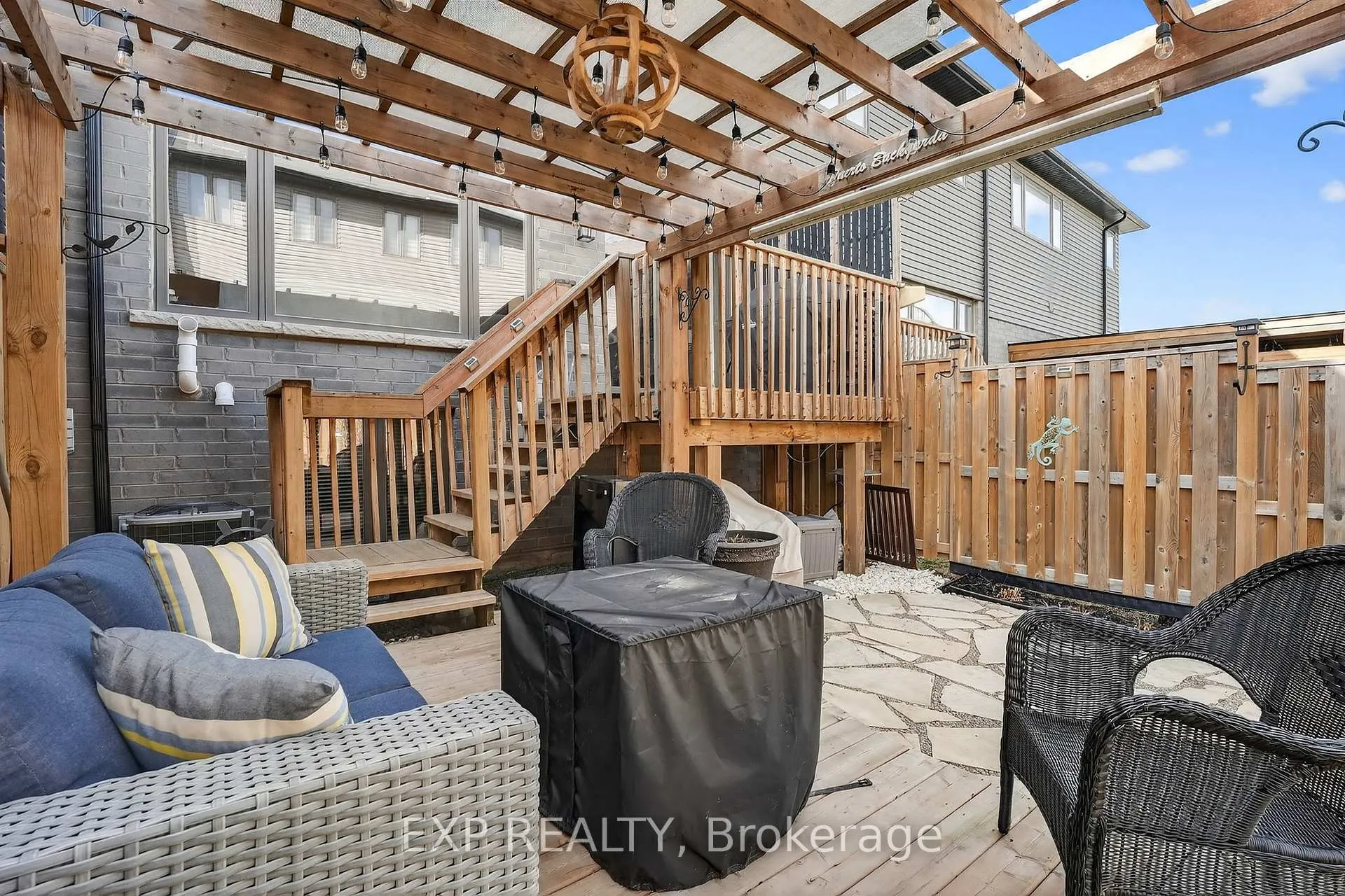 Photo 35 of 4037 Crown Street, Lincoln, Beamsville — HOMEH