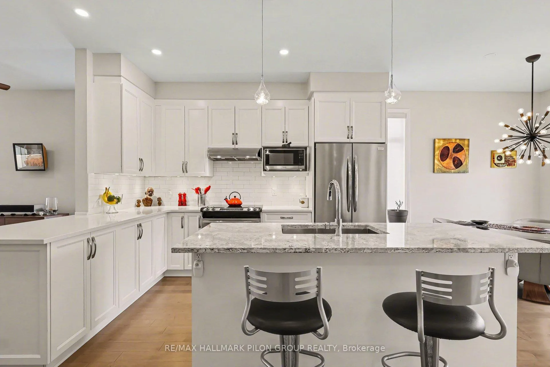 Photo 2 of 811 Tewin Circle, Ottawa, Camelot — HOMEH