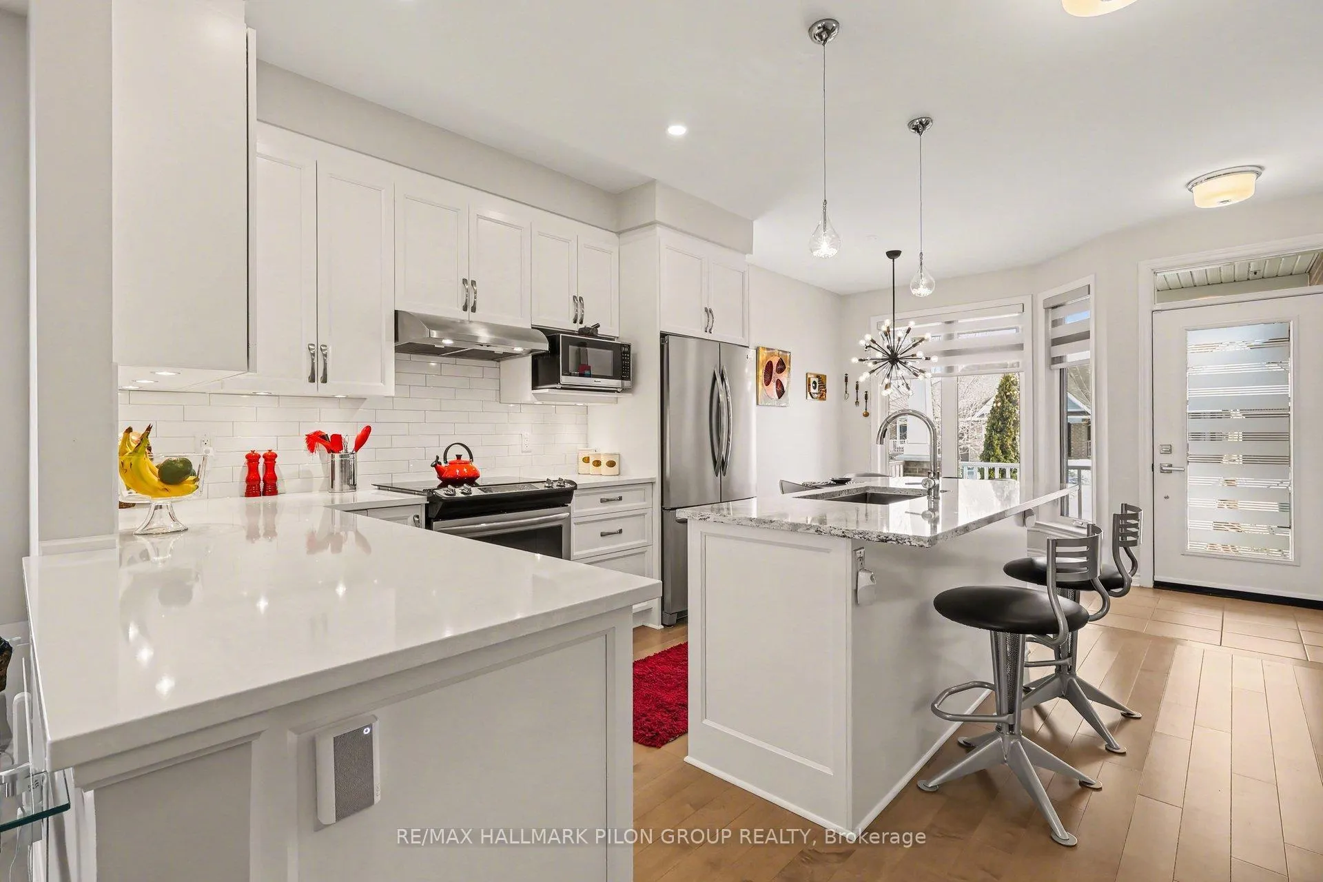 Photo 4 of 811 Tewin Circle, Ottawa, Camelot — HOMEH