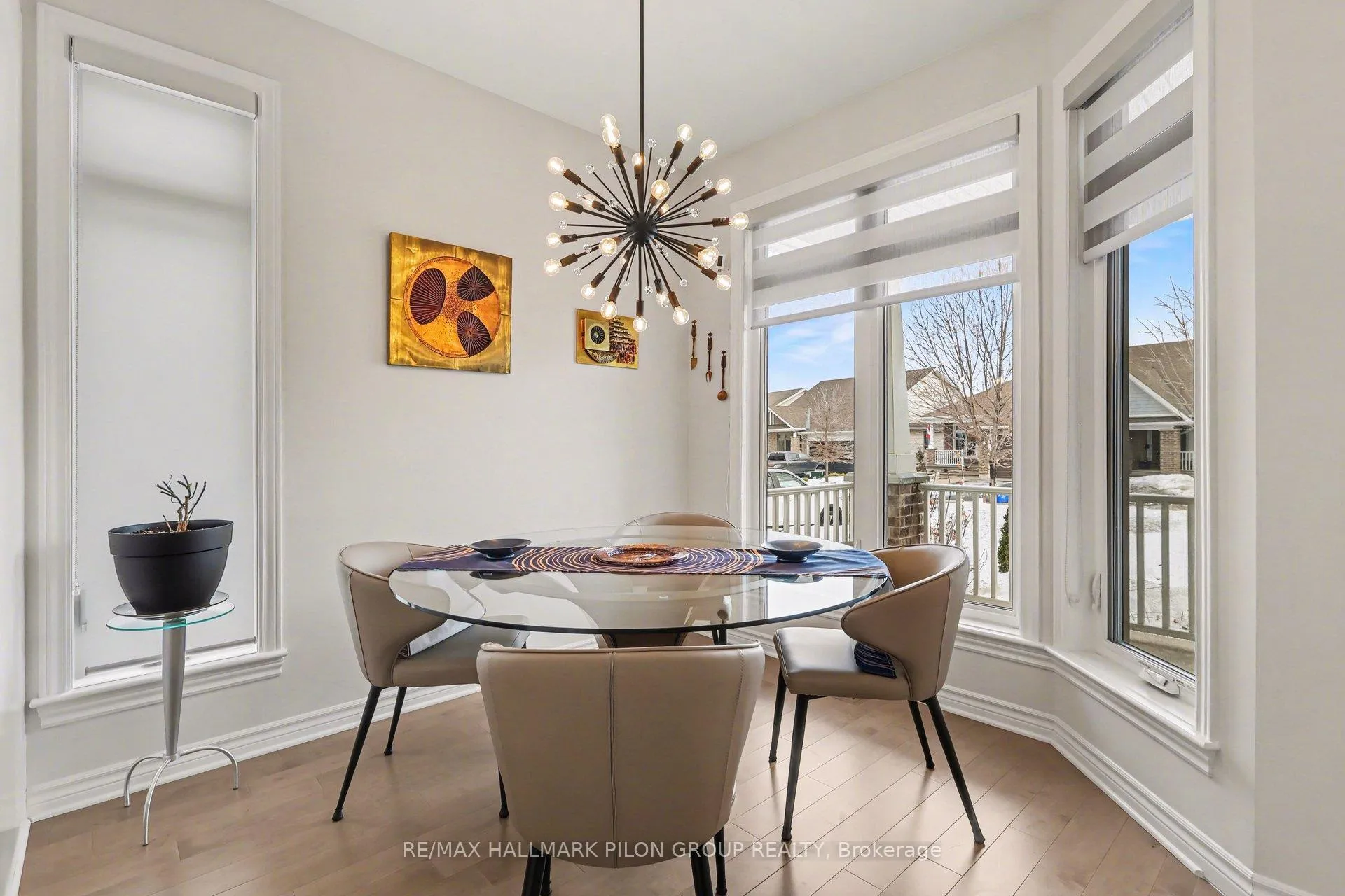 Photo 7 of 811 Tewin Circle, Ottawa, Camelot — HOMEH