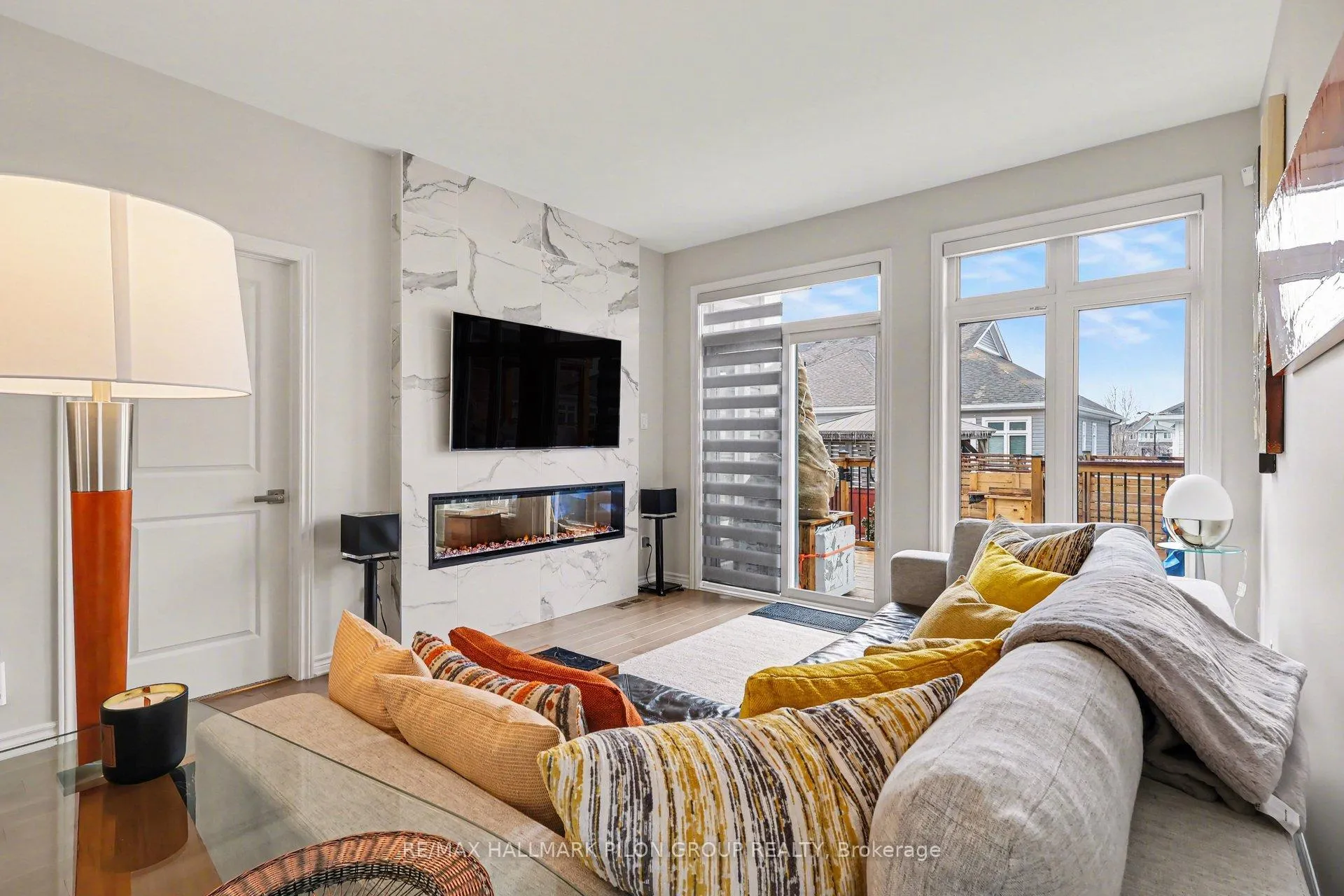 Photo 8 of 811 Tewin Circle, Ottawa, Camelot — HOMEH