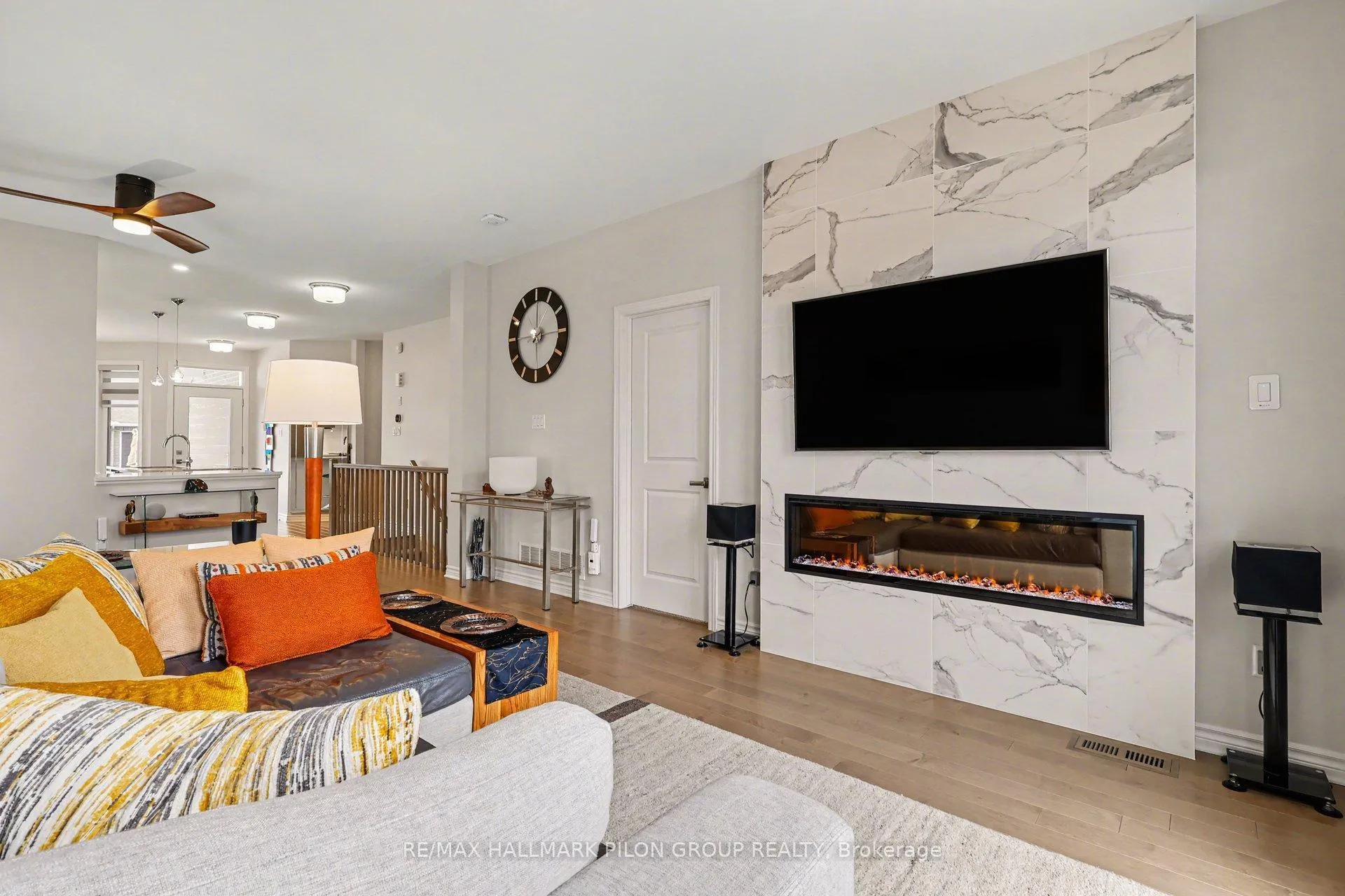 Photo 9 of 811 Tewin Circle, Ottawa, Camelot — HOMEH