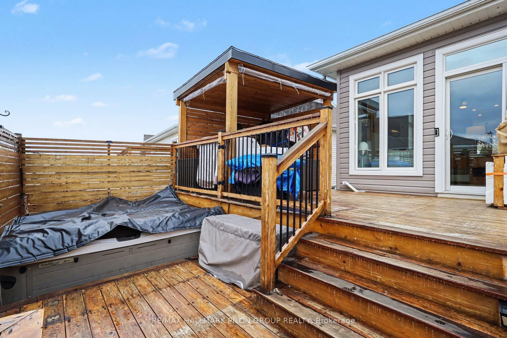 Photo 20 of 811 Tewin Circle, Ottawa, Camelot — HOMEH