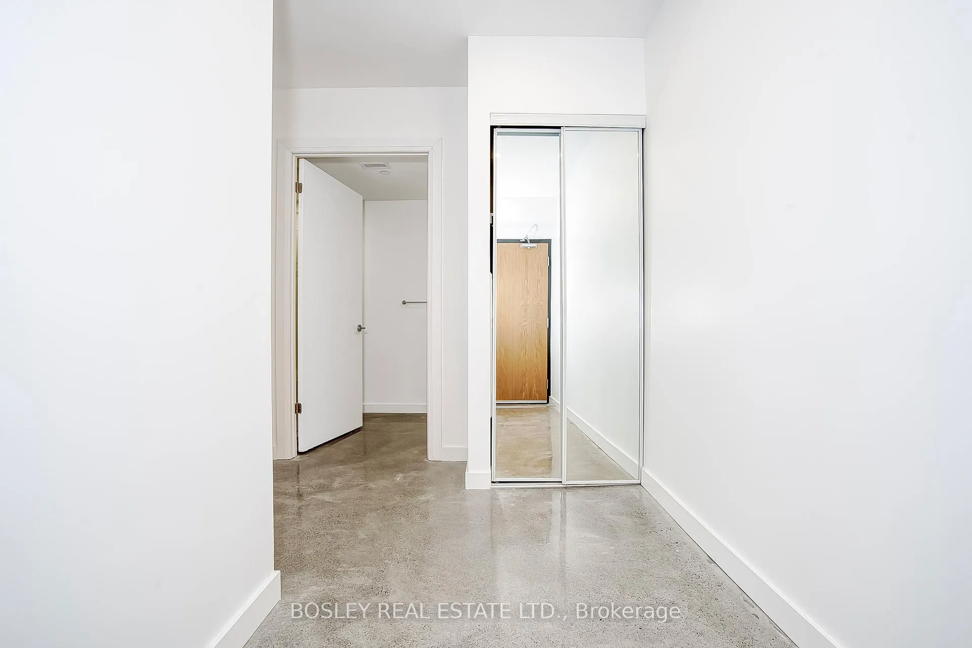Photo 3 of Unit 52, 41 River Street, Toronto, Regent Park — HOMEH