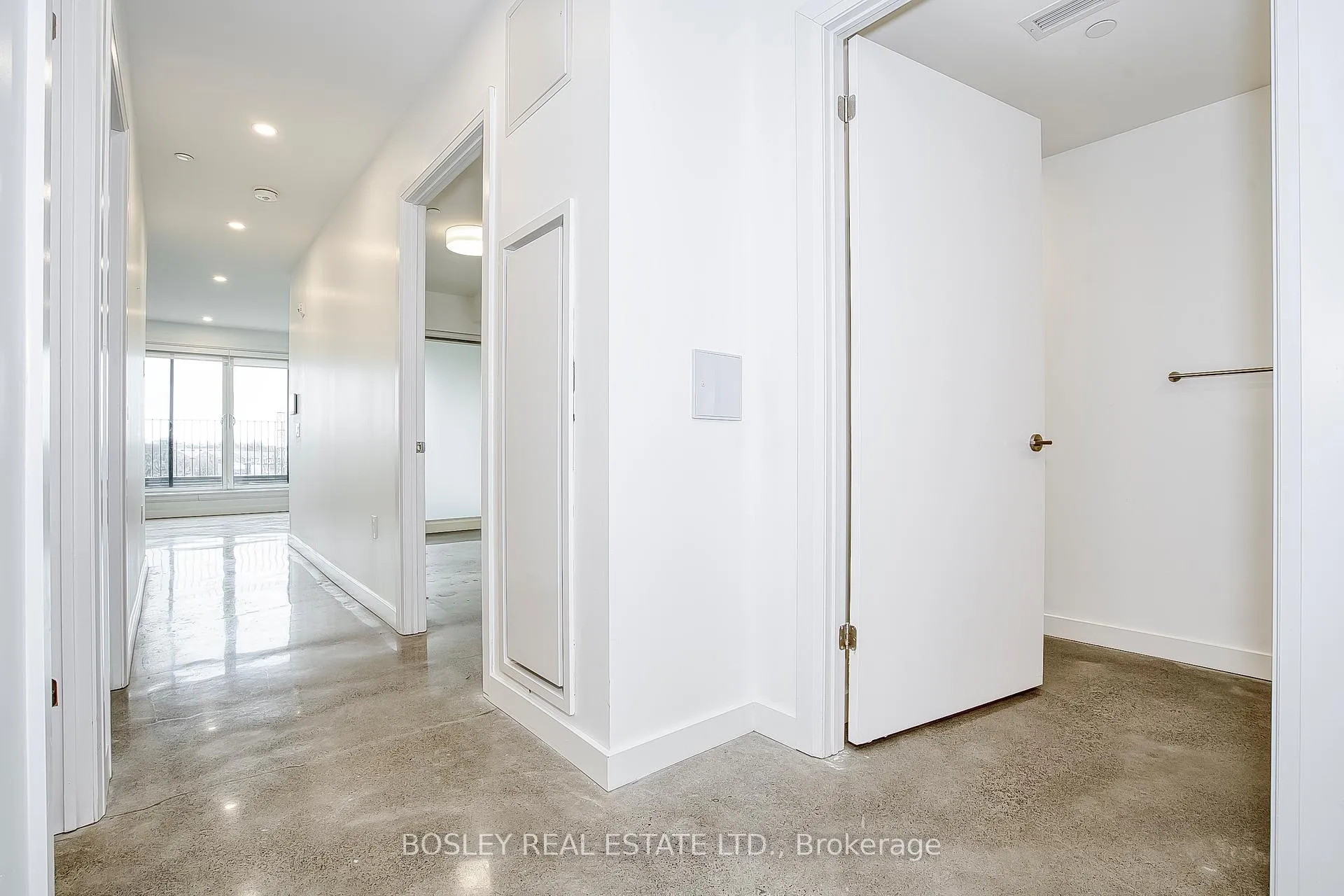 Photo 5 of Unit 52, 41 River Street, Toronto, Regent Park — HOMEH
