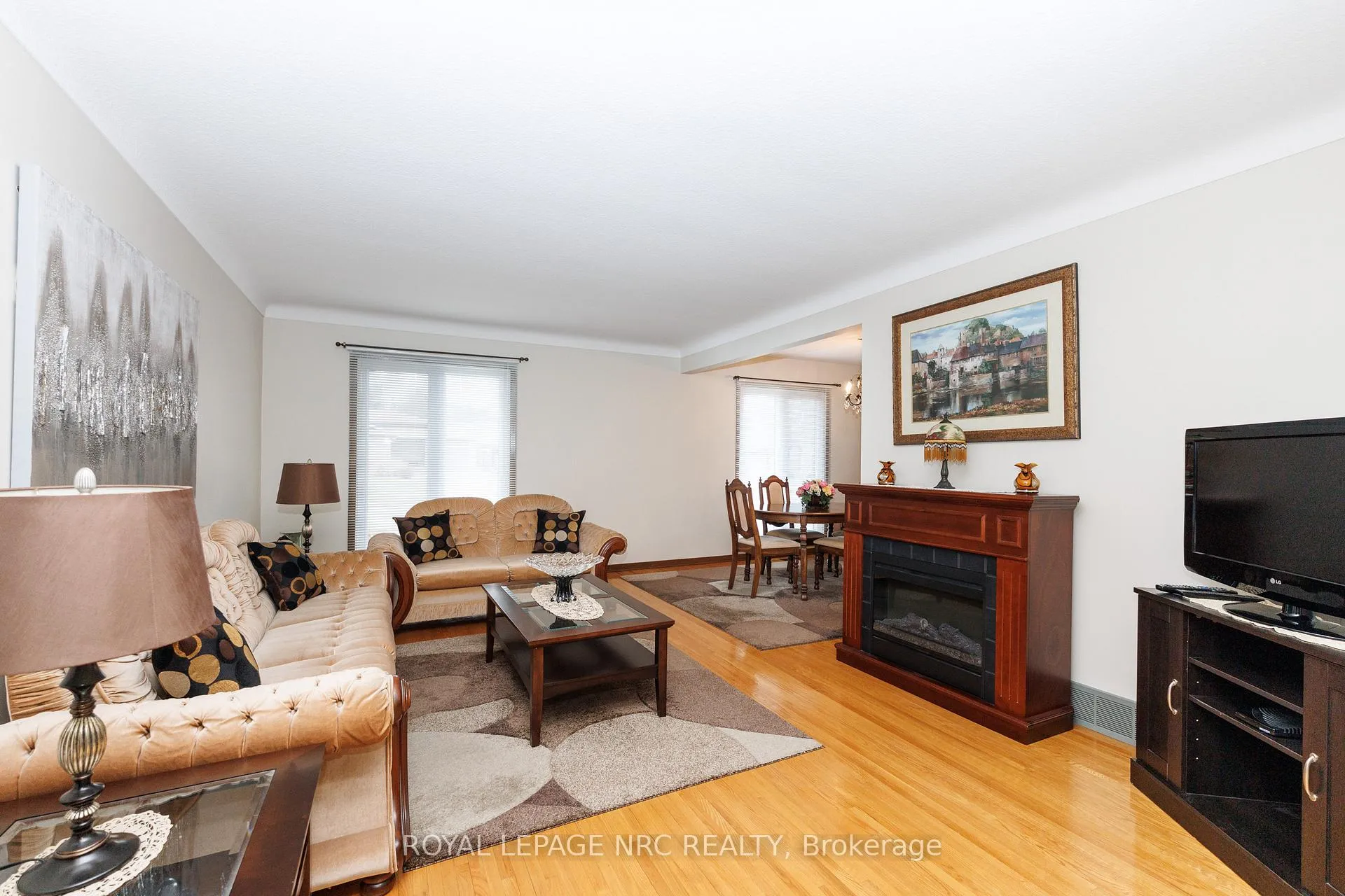 Photo 5 of 6852 Corwin Crescent, Niagara Falls, Dorchester — HOMEH