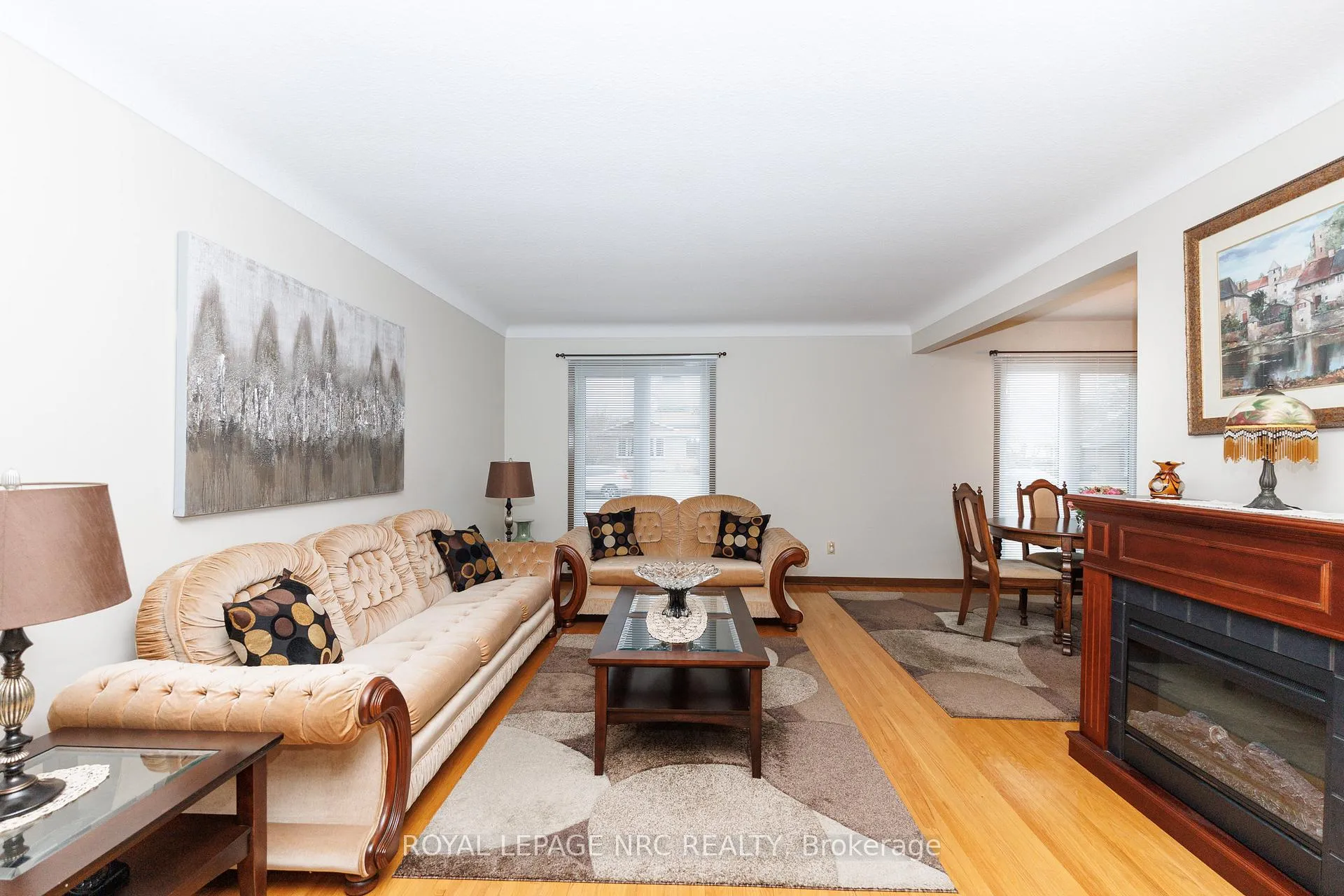 Photo 7 of 6852 Corwin Crescent, Niagara Falls, Dorchester — HOMEH