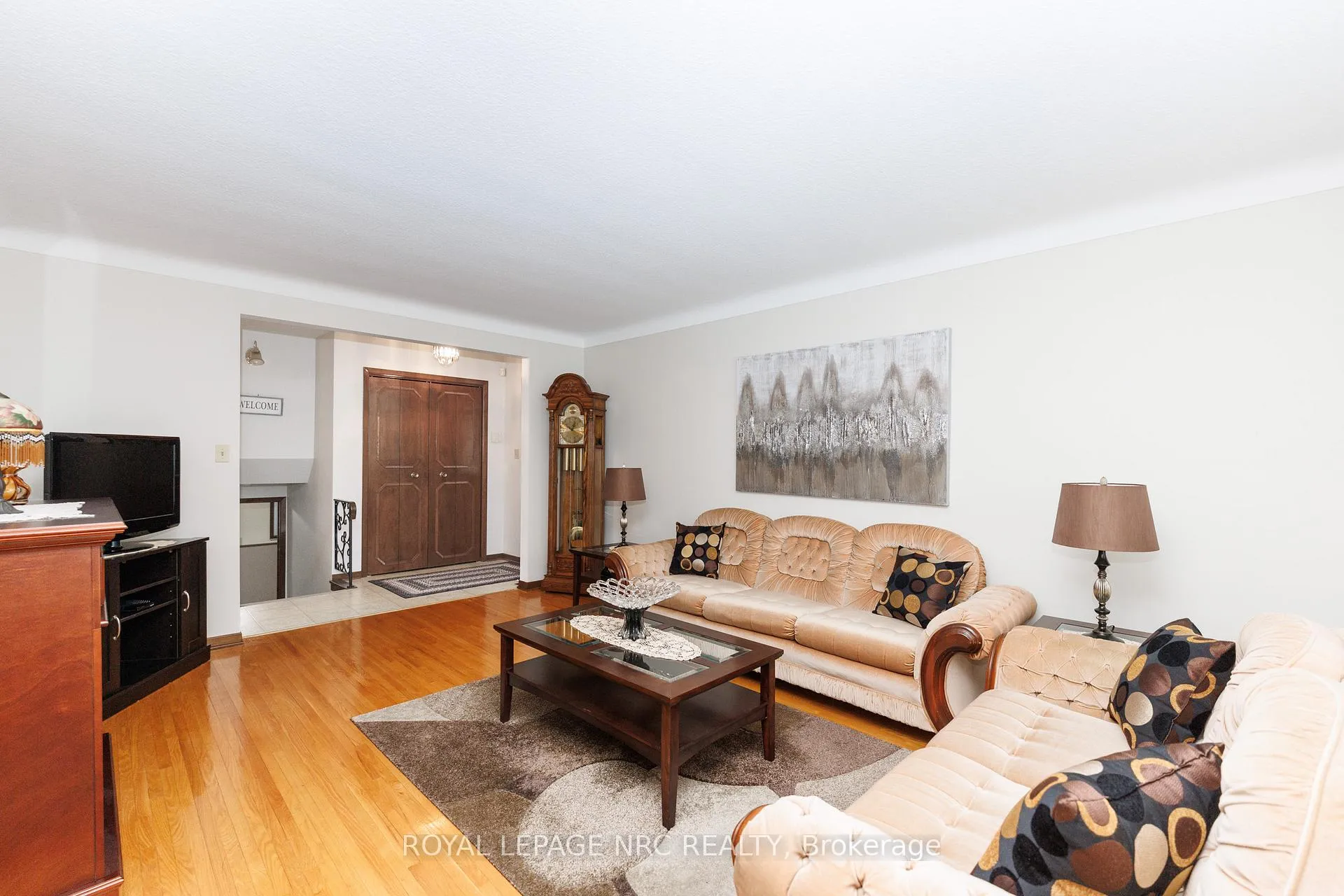 Photo 8 of 6852 Corwin Crescent, Niagara Falls, Dorchester — HOMEH