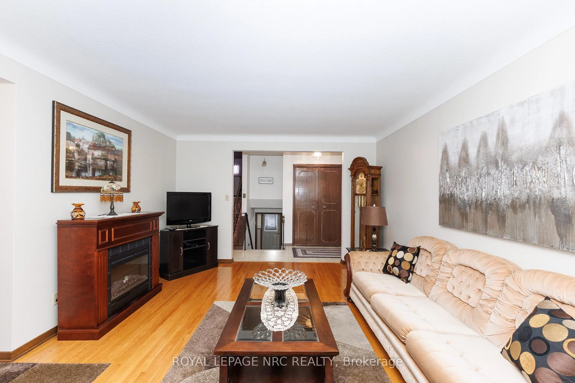 Photo 9 of 6852 Corwin Crescent, Niagara Falls, Dorchester — HOMEH